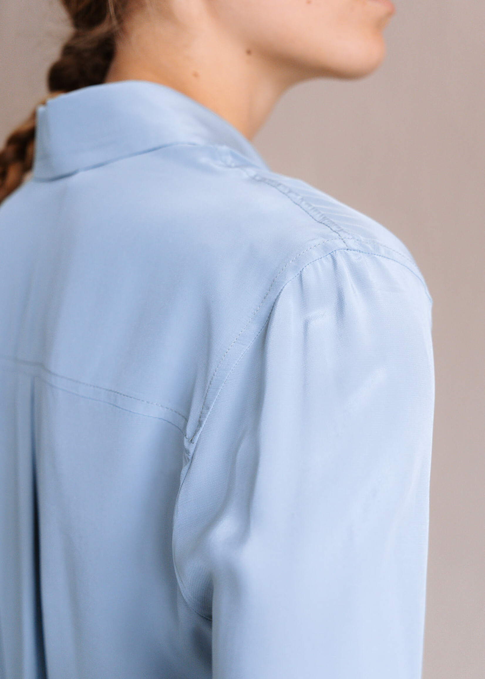 Tela Fluid Shirt (Light Blue)