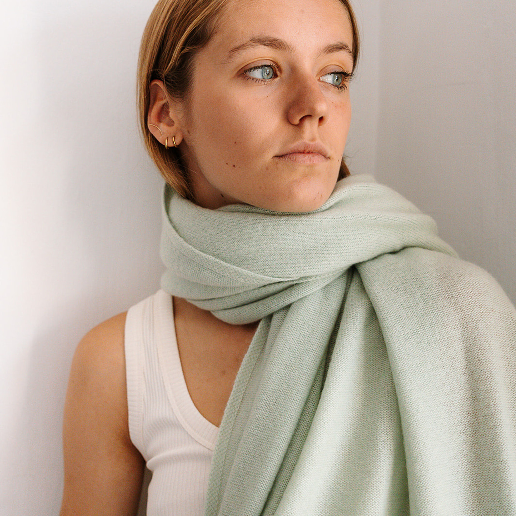 White + Warren Luxurious Travel Wrap (Mint Green)
