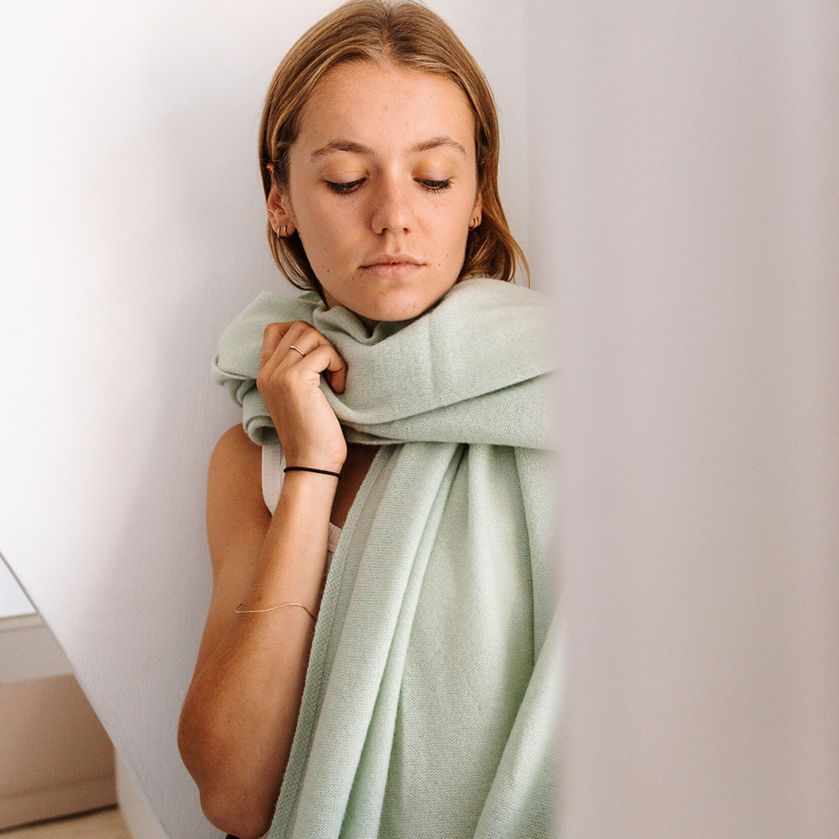 White + Warren Luxurious Travel Wrap (Mint Green)