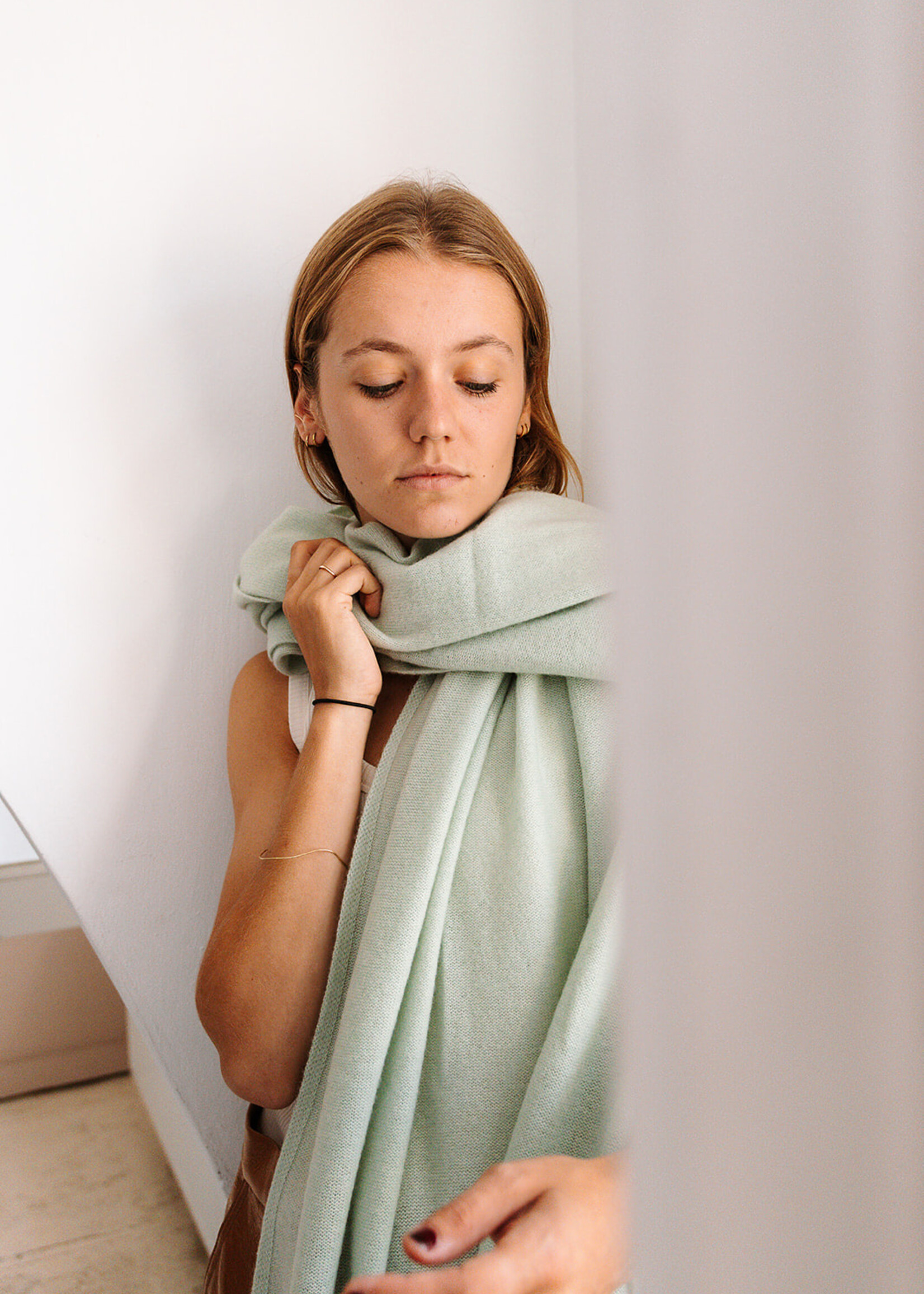 White + Warren Luxurious Travel Wrap (Mint Green)