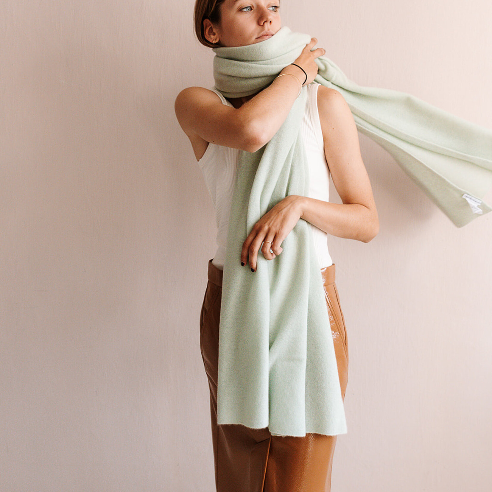 White + Warren Luxurious Travel Wrap (Mint Green)