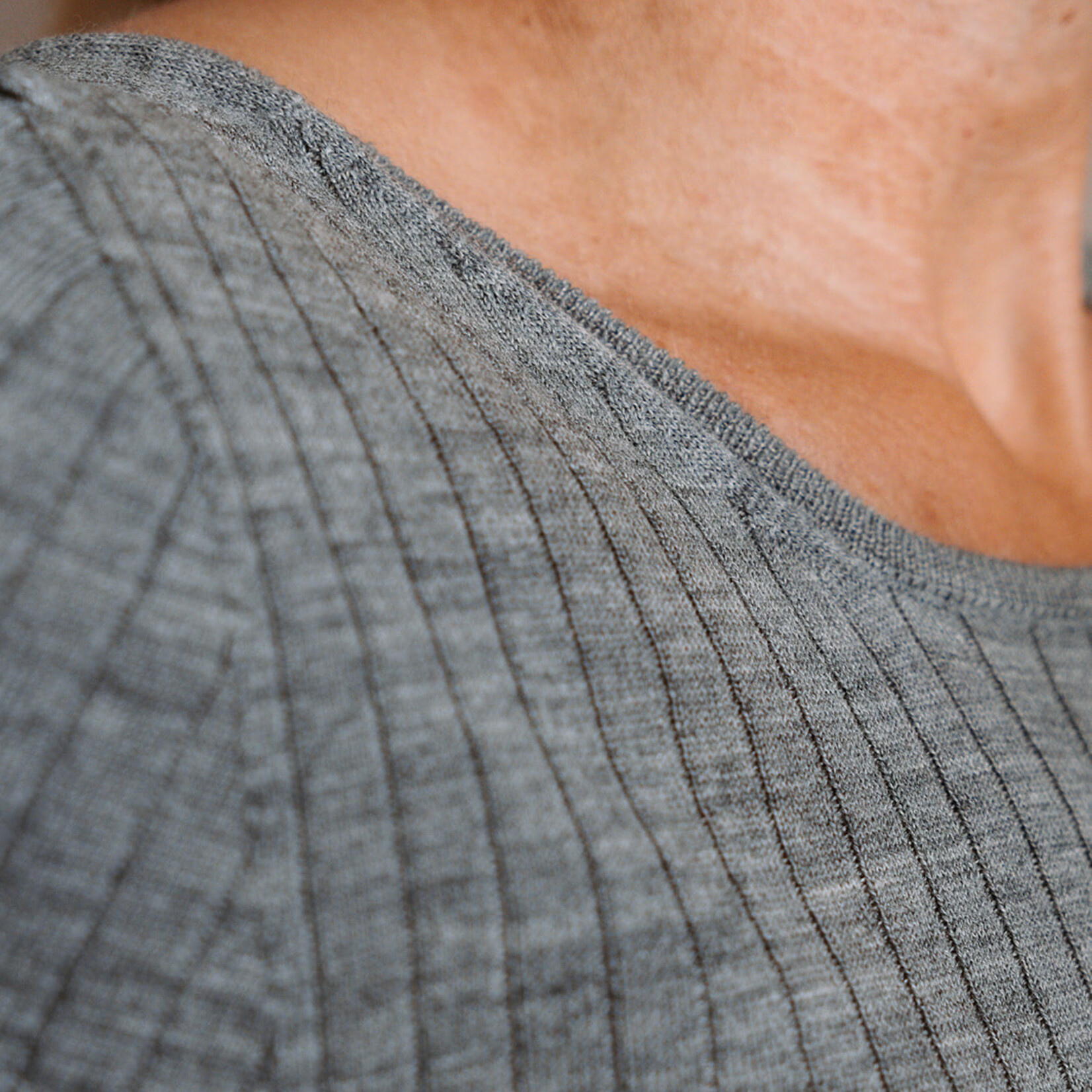 Tela Ribbed Merino Sweater (Grey)