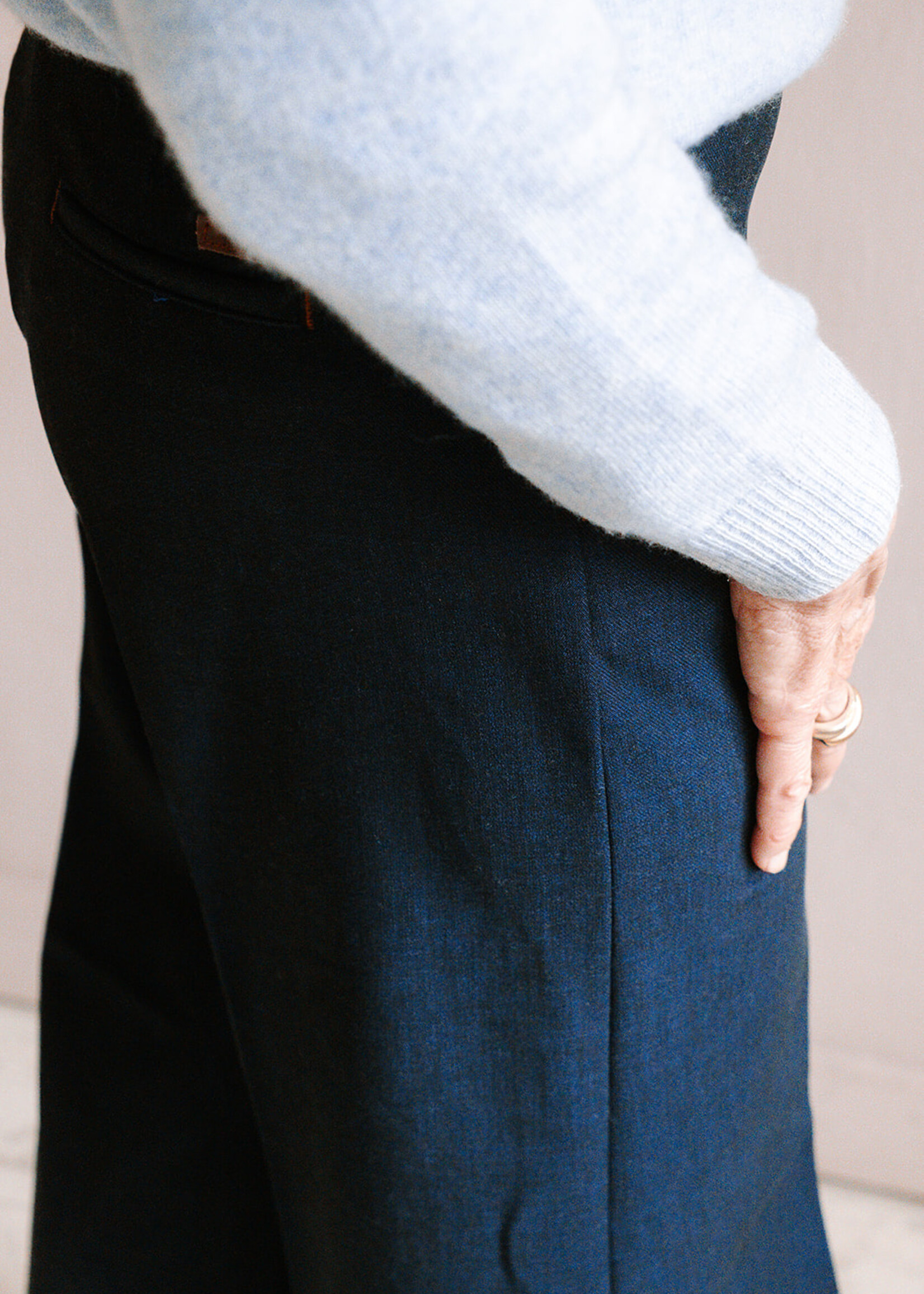 Lois Silvia Wide  (Navy Blue)