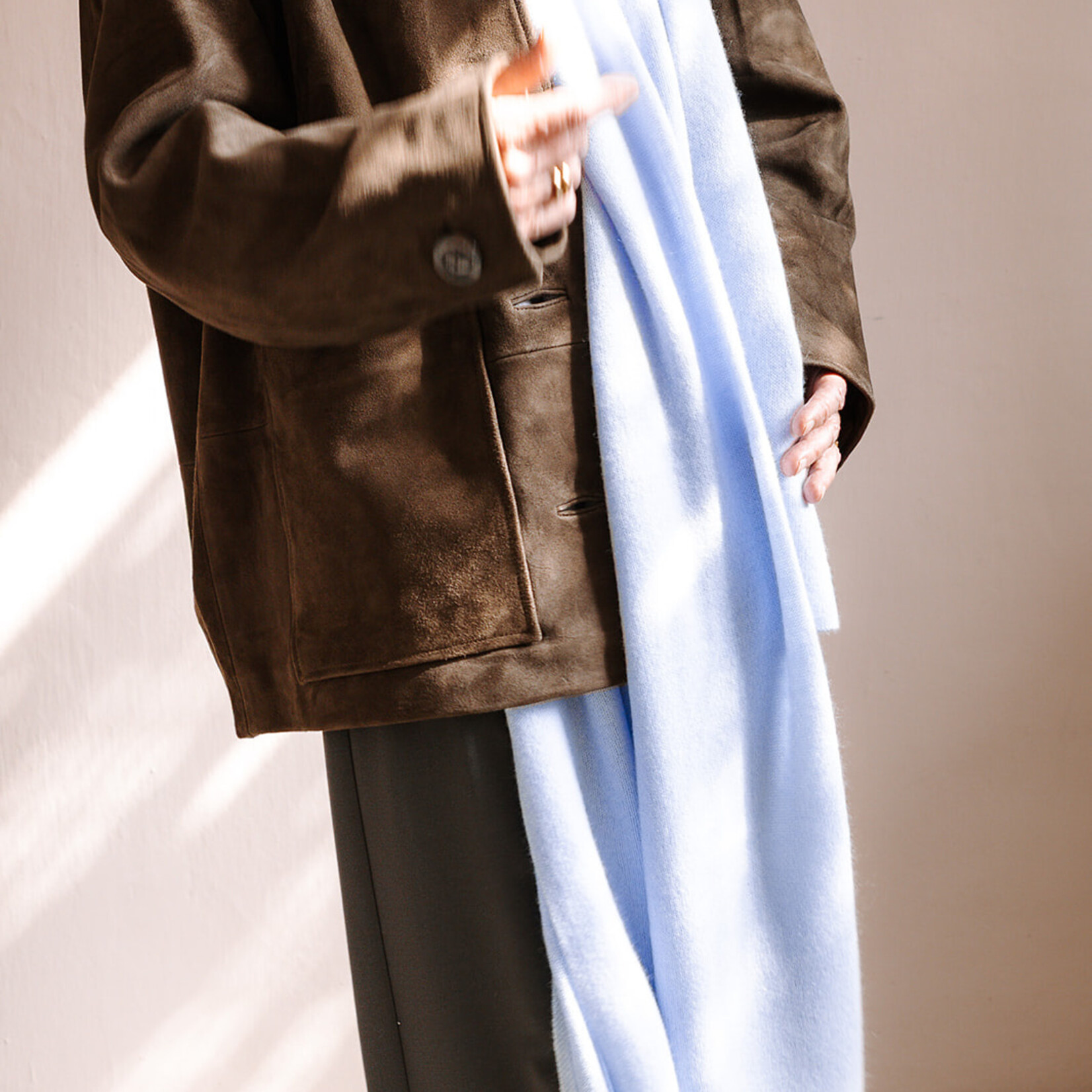 White + Warren Luxurious Travel Wrap (Pale Mist Blue)