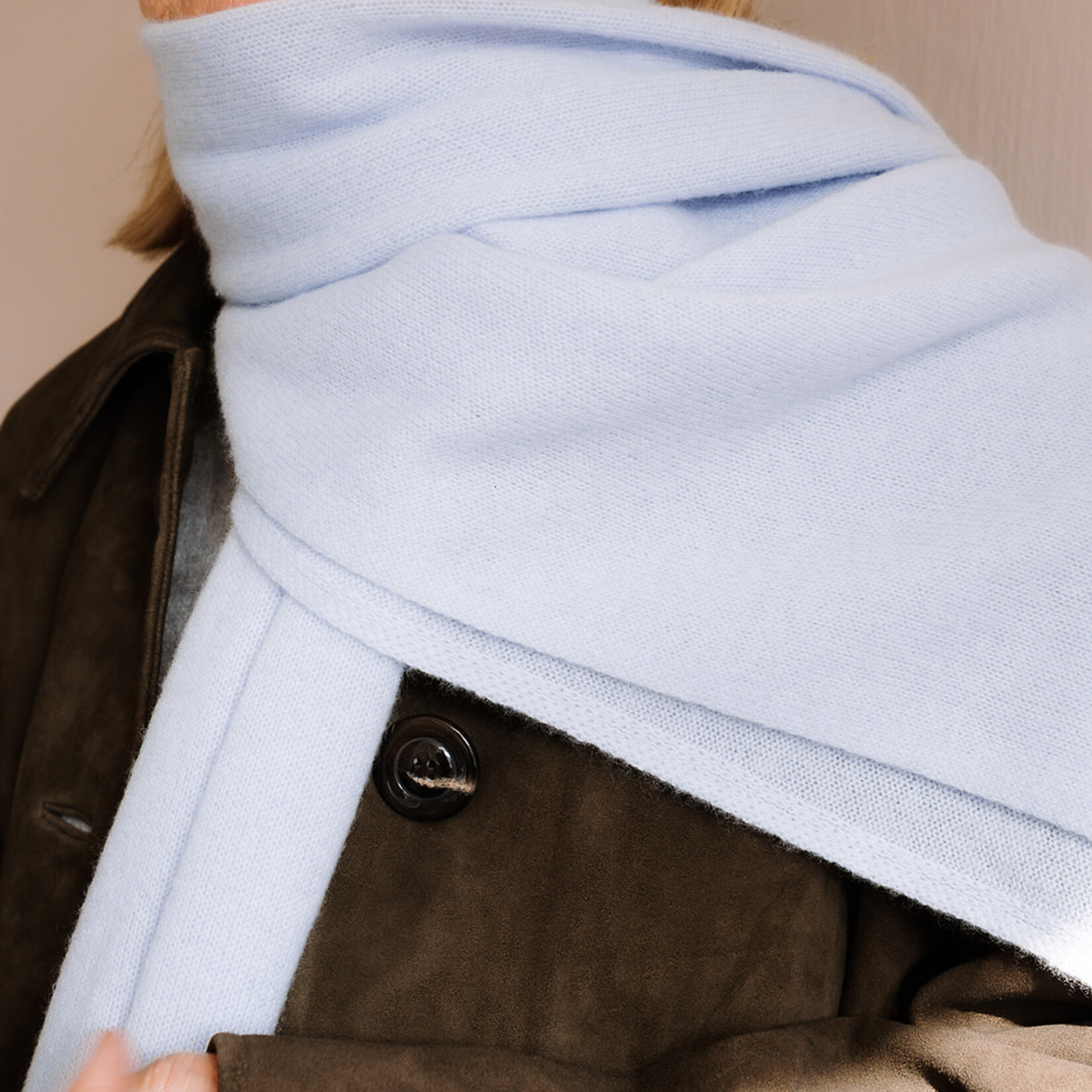 White + Warren Luxurious Travel Wrap (Pale Mist Blue)