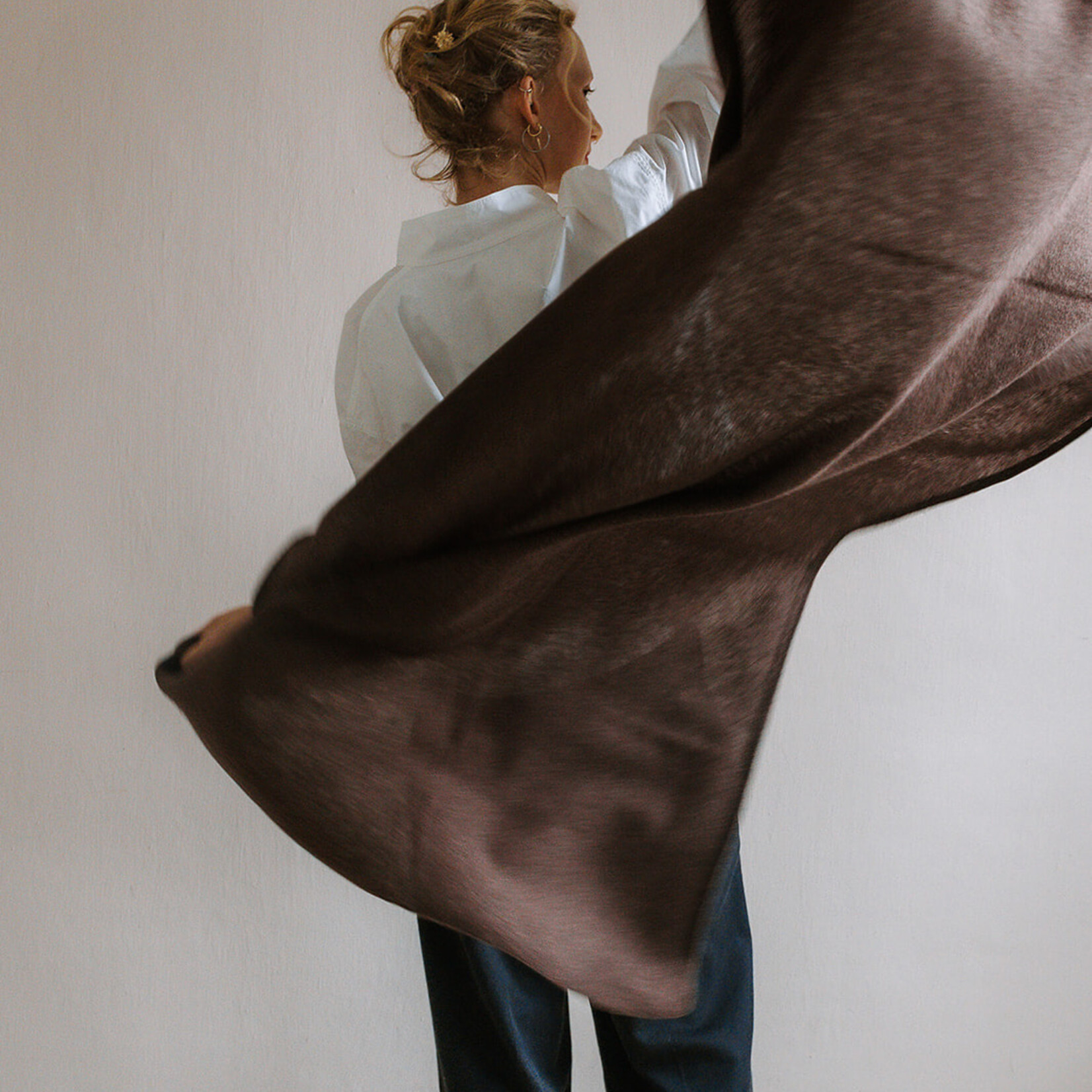 White + Warren Luxurious travel wrap brown