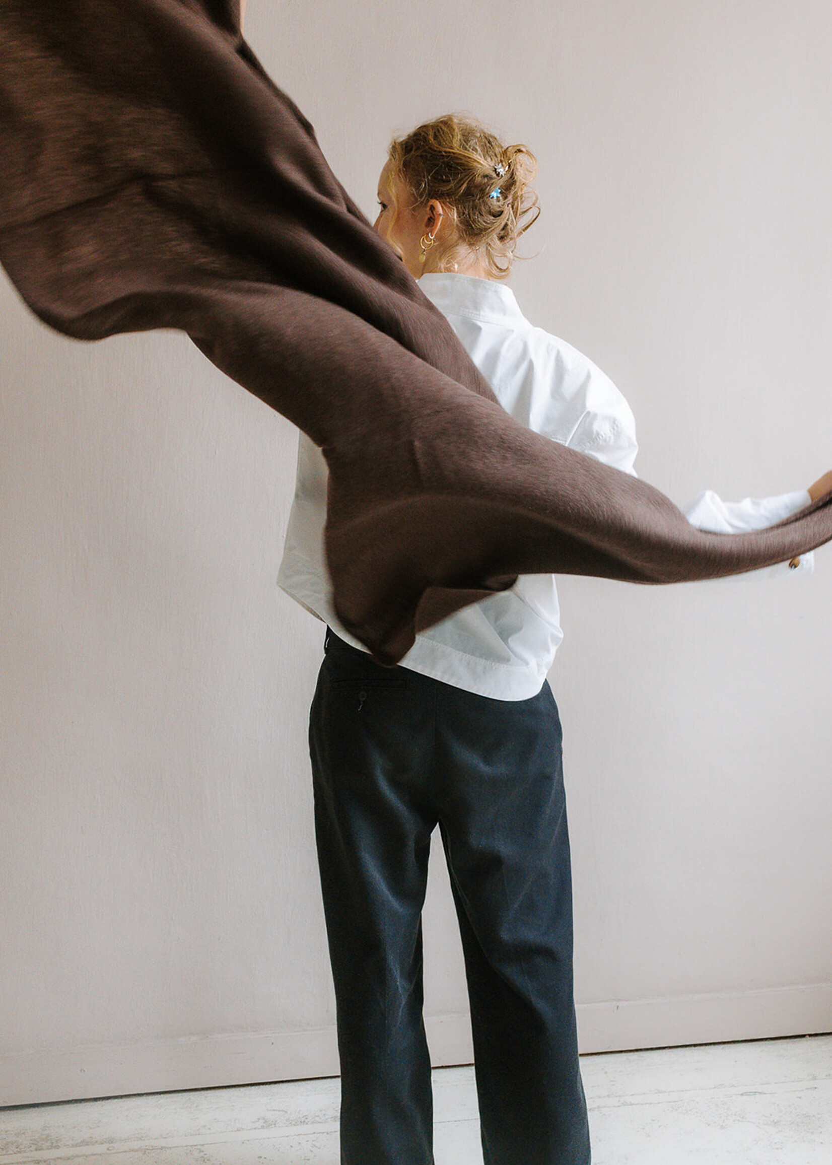 White + Warren Luxurious travel wrap brown