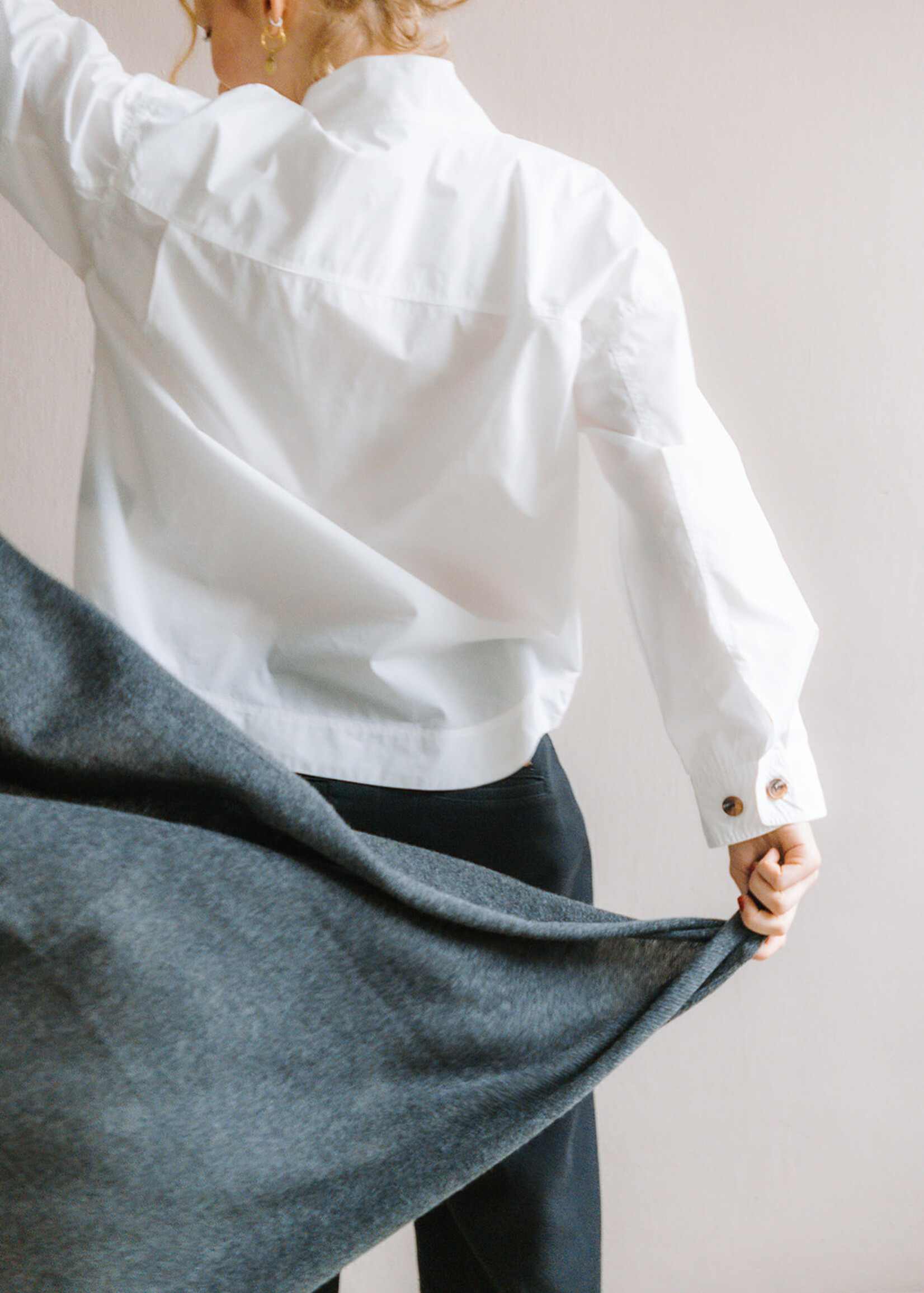 White + Warren Cashmere Travel Wrap (dark slate heather)