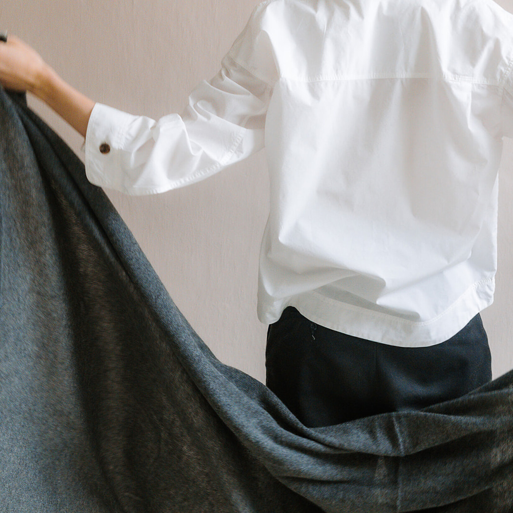 White + Warren Cashmere Travel Wrap (dark slate heather)