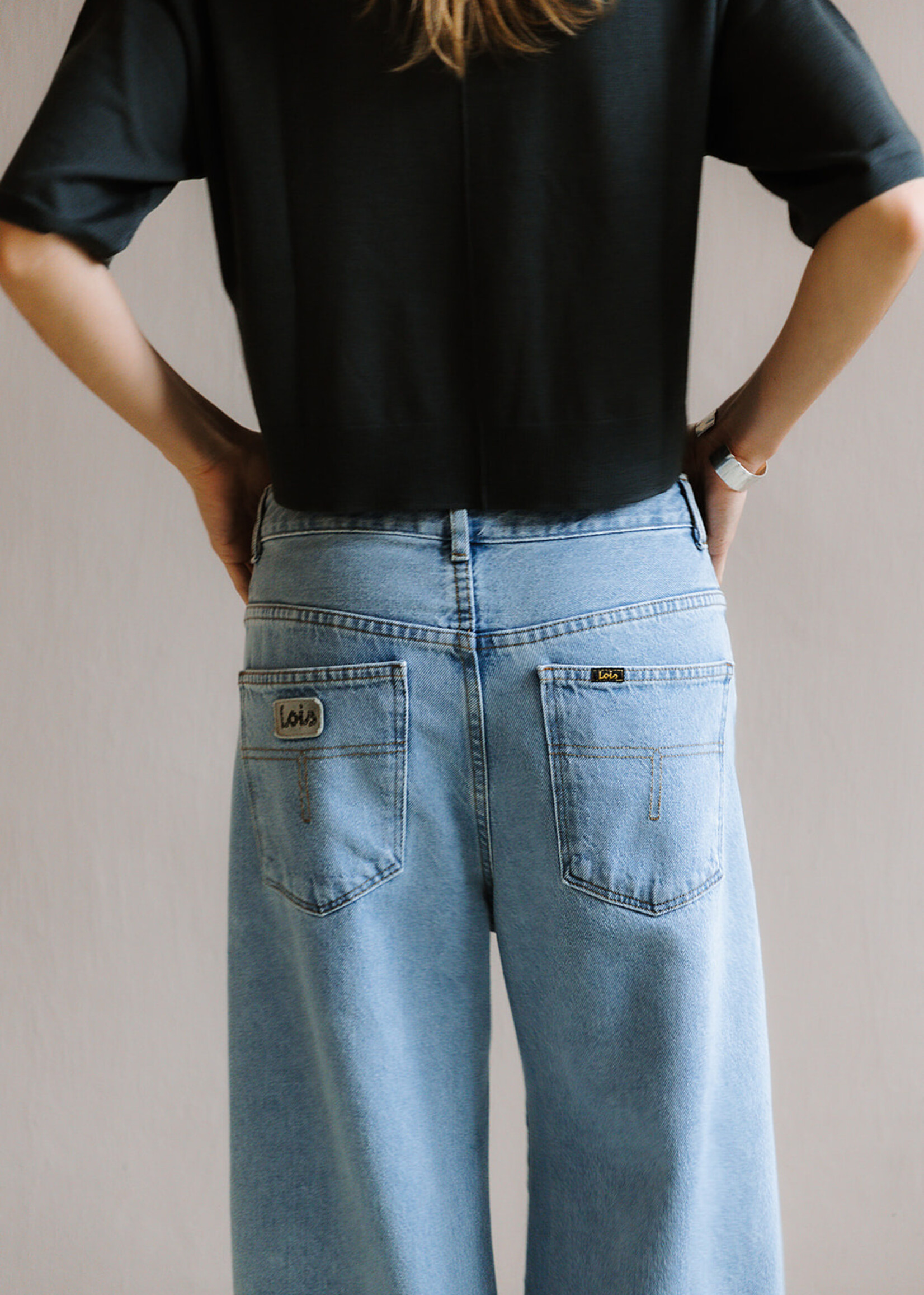 Lois Dali Diplomatico bleach