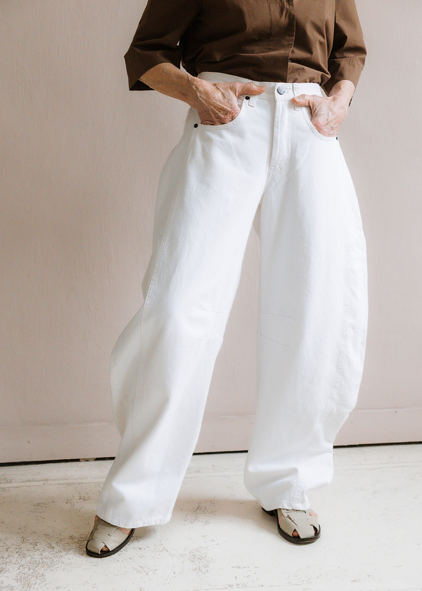 Lois Aliana white/black