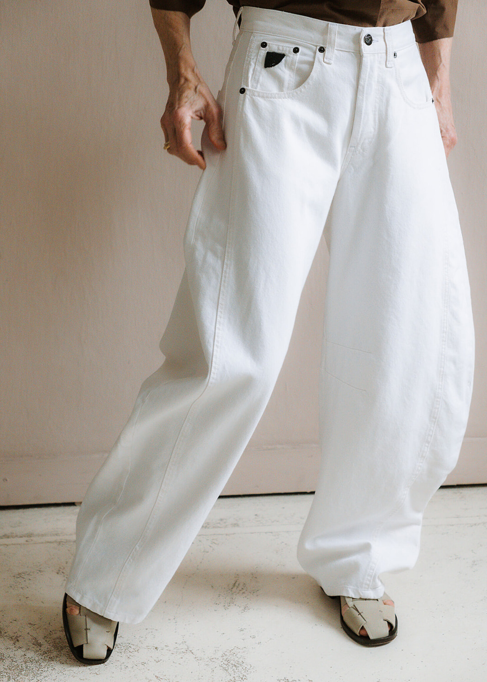 Lois Aliana white/black