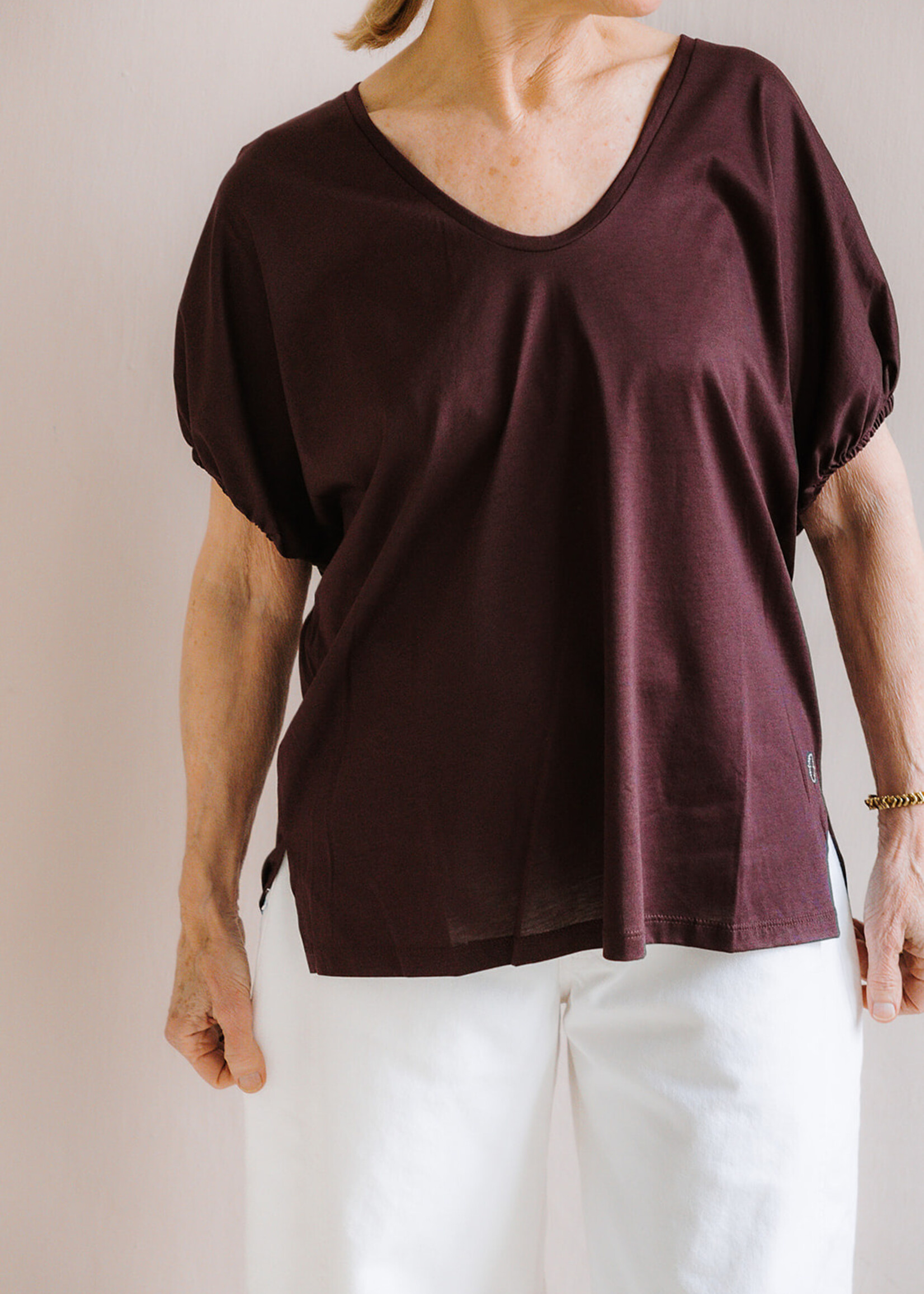 Ottod'Ame T-shirt V-neck aubergine