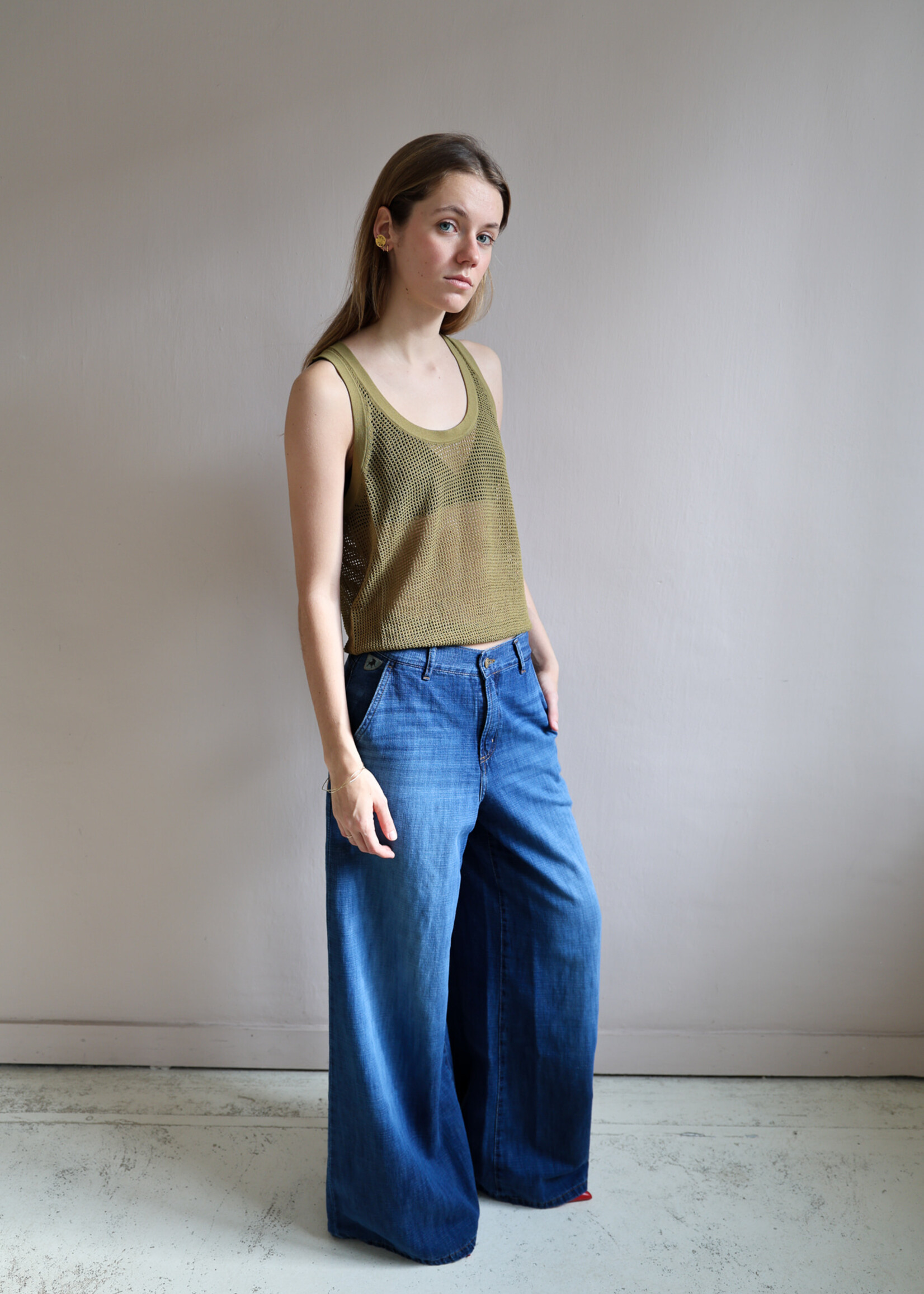 Lois Marlene pear linen cross stone