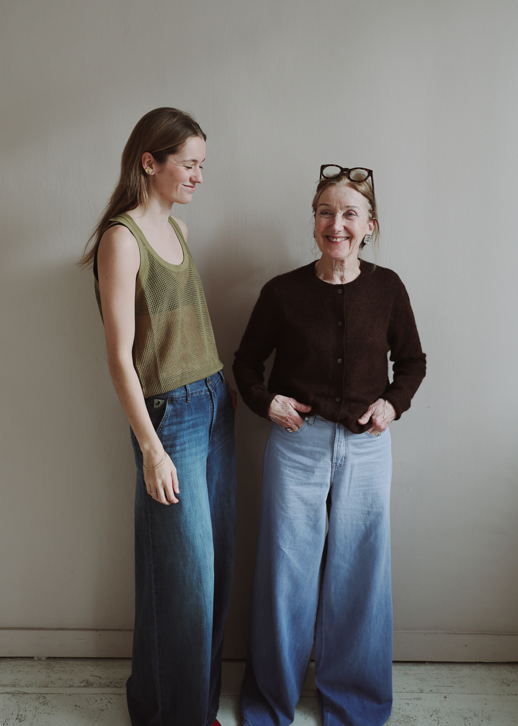 Lois Marlene pear linen cross stone