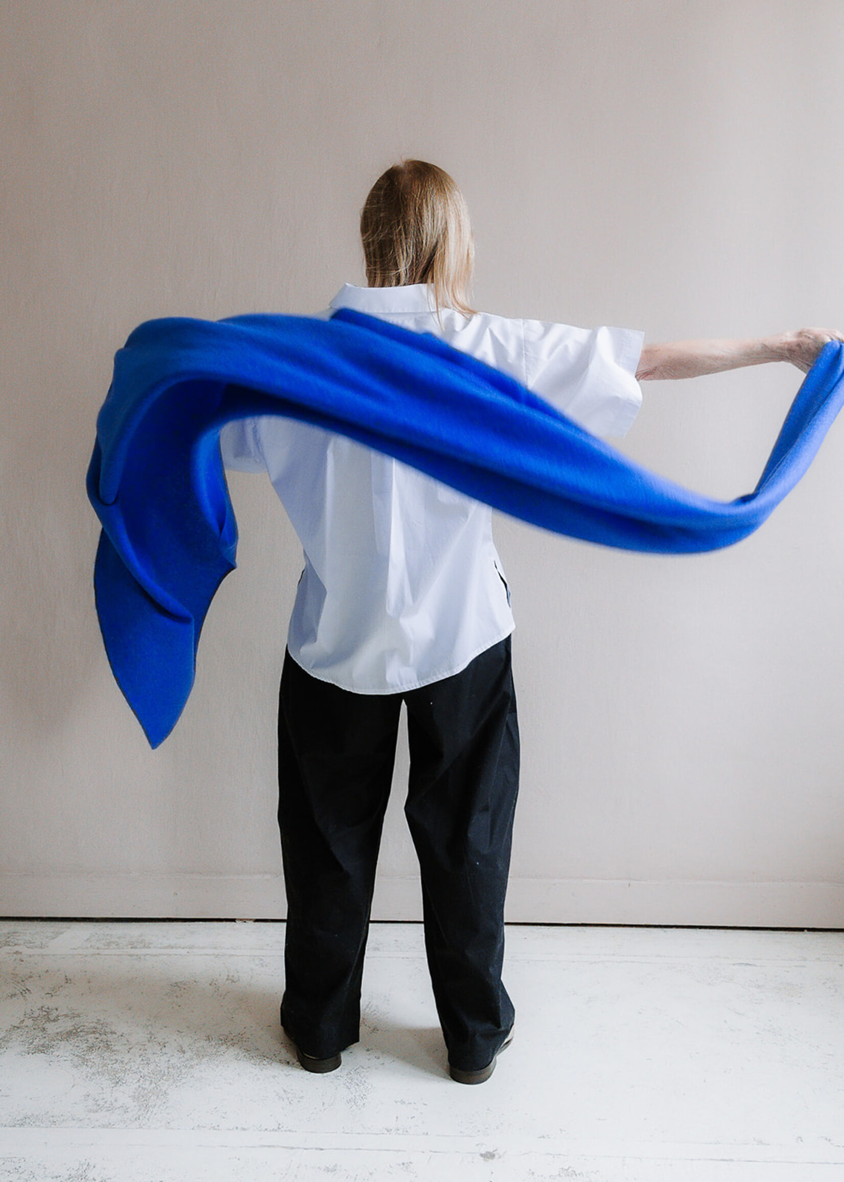 White + Warren Cashmere Travel Wrap  cobalt blue