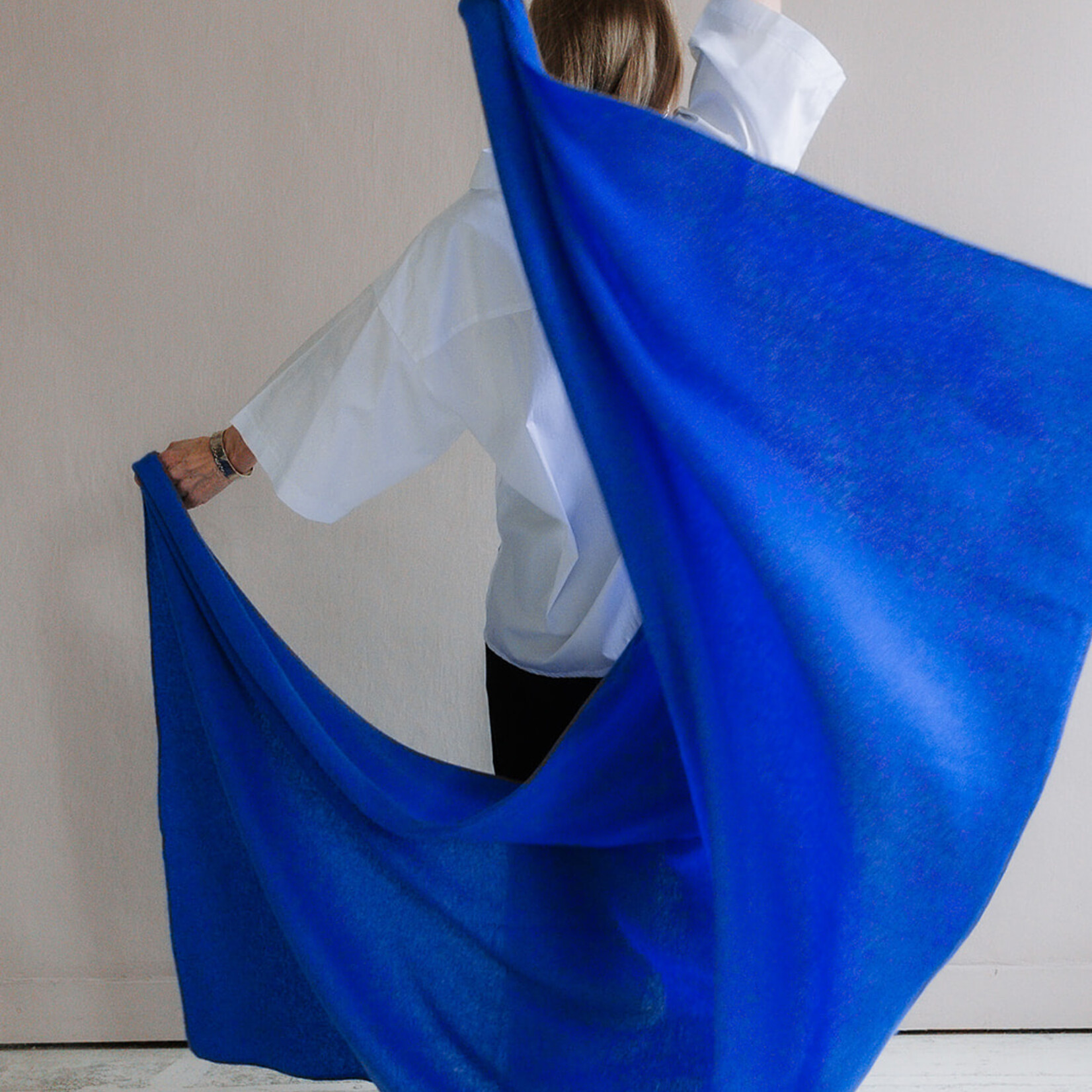 White + Warren Cashmere Travel Wrap  cobalt blue