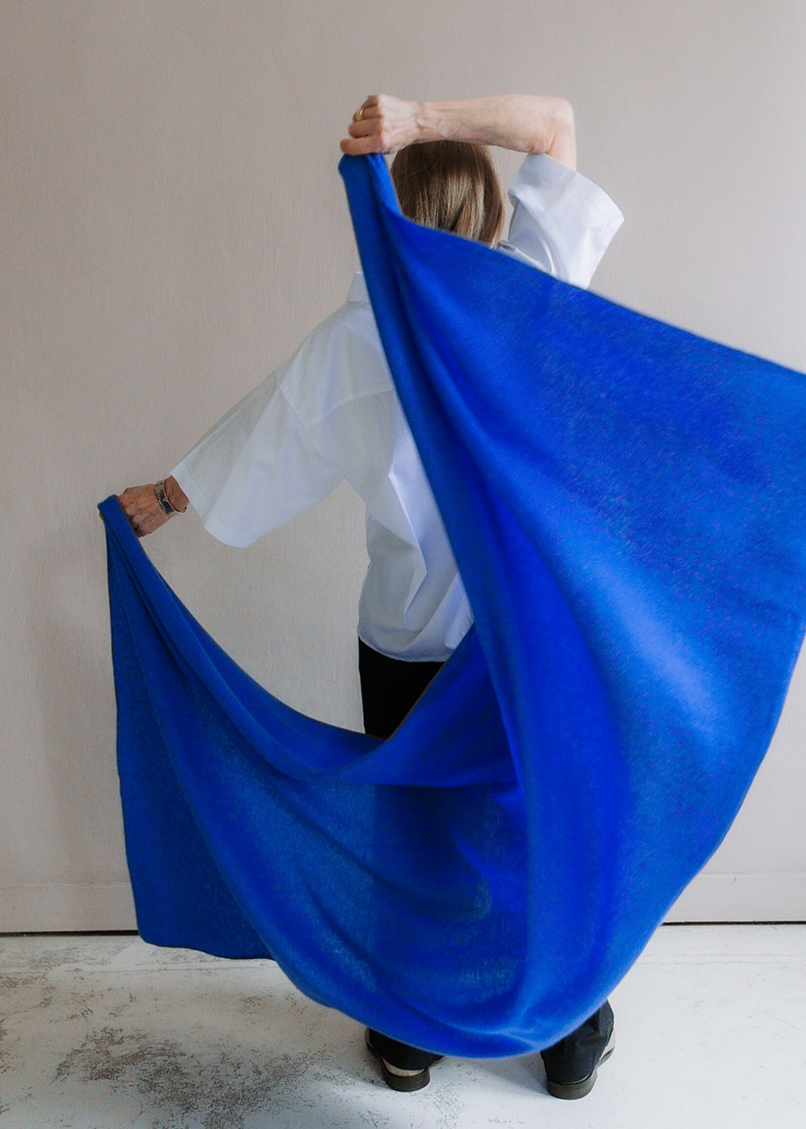 White + Warren Cashmere Travel Wrap  cobalt blue