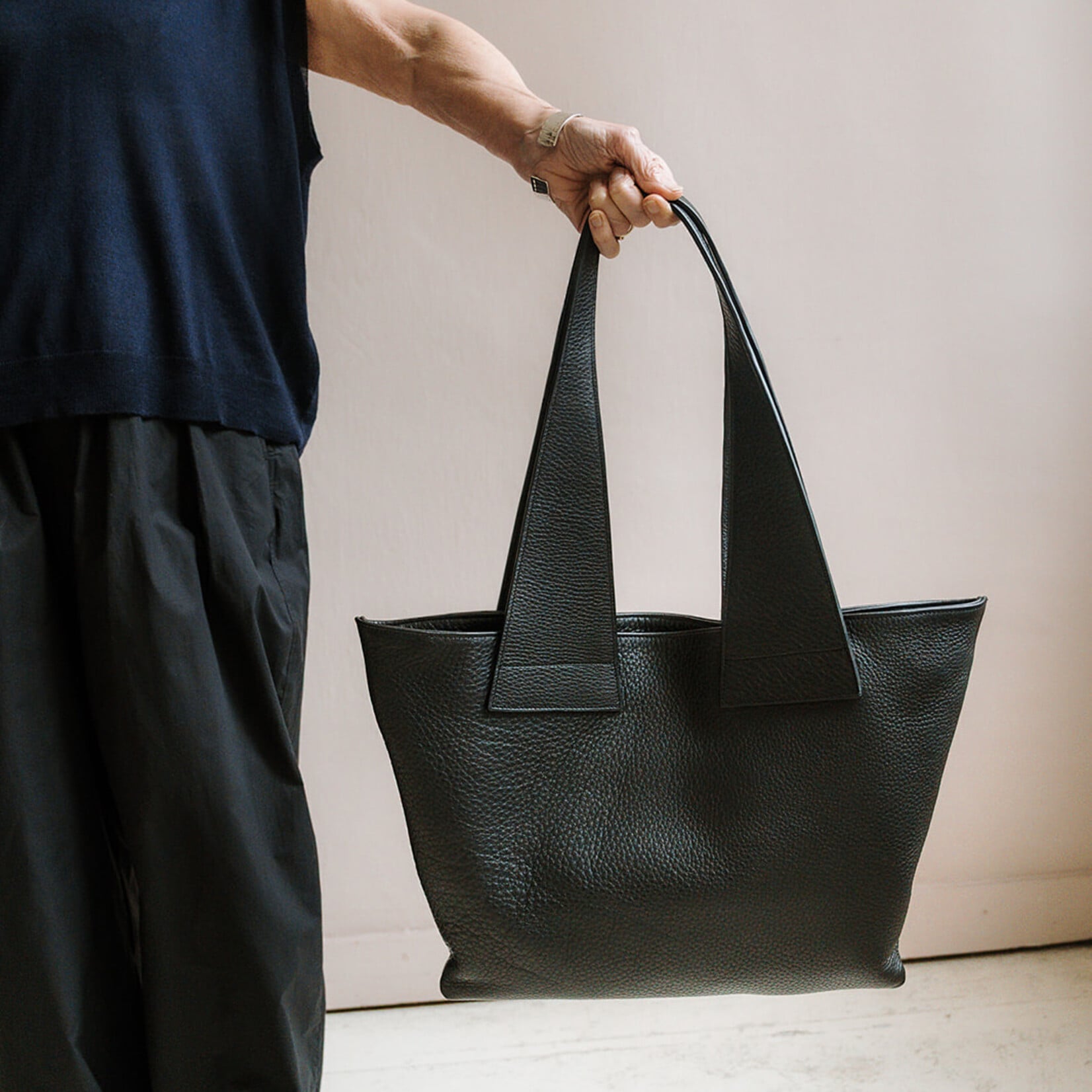 NO/AN Shopper black