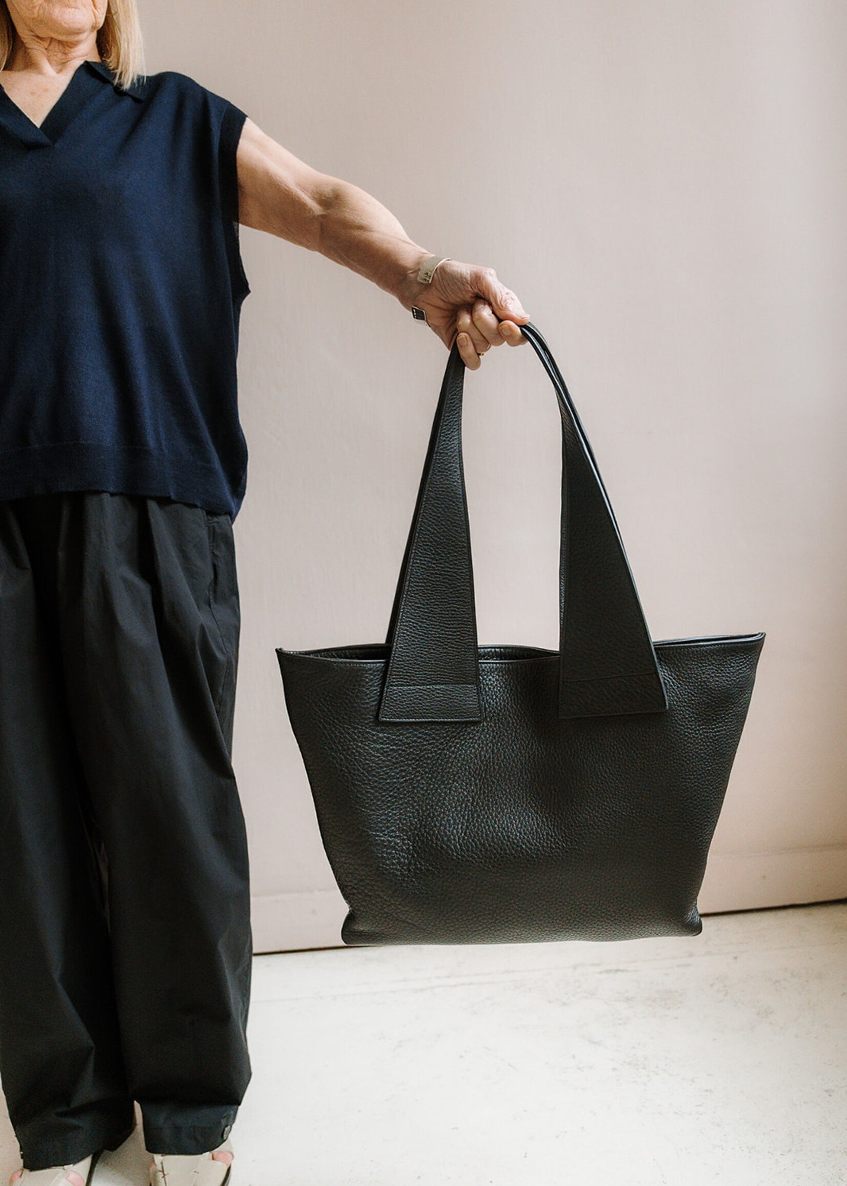 NO/AN Shopper black