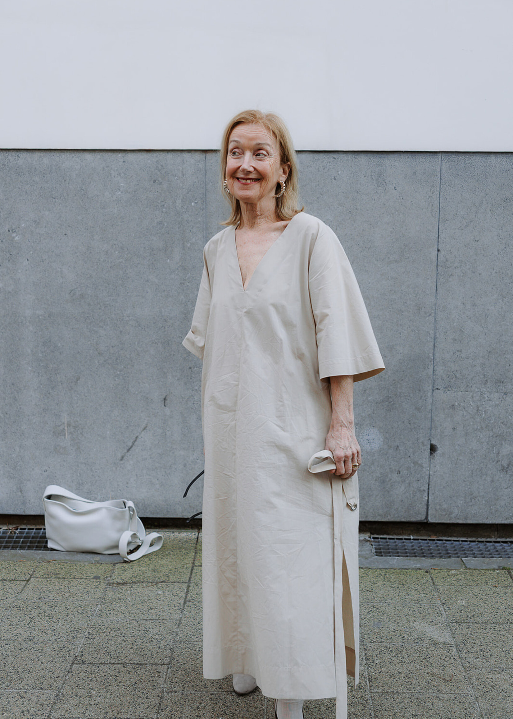 Ottod'Ame Cotton dress with V-neck off-white