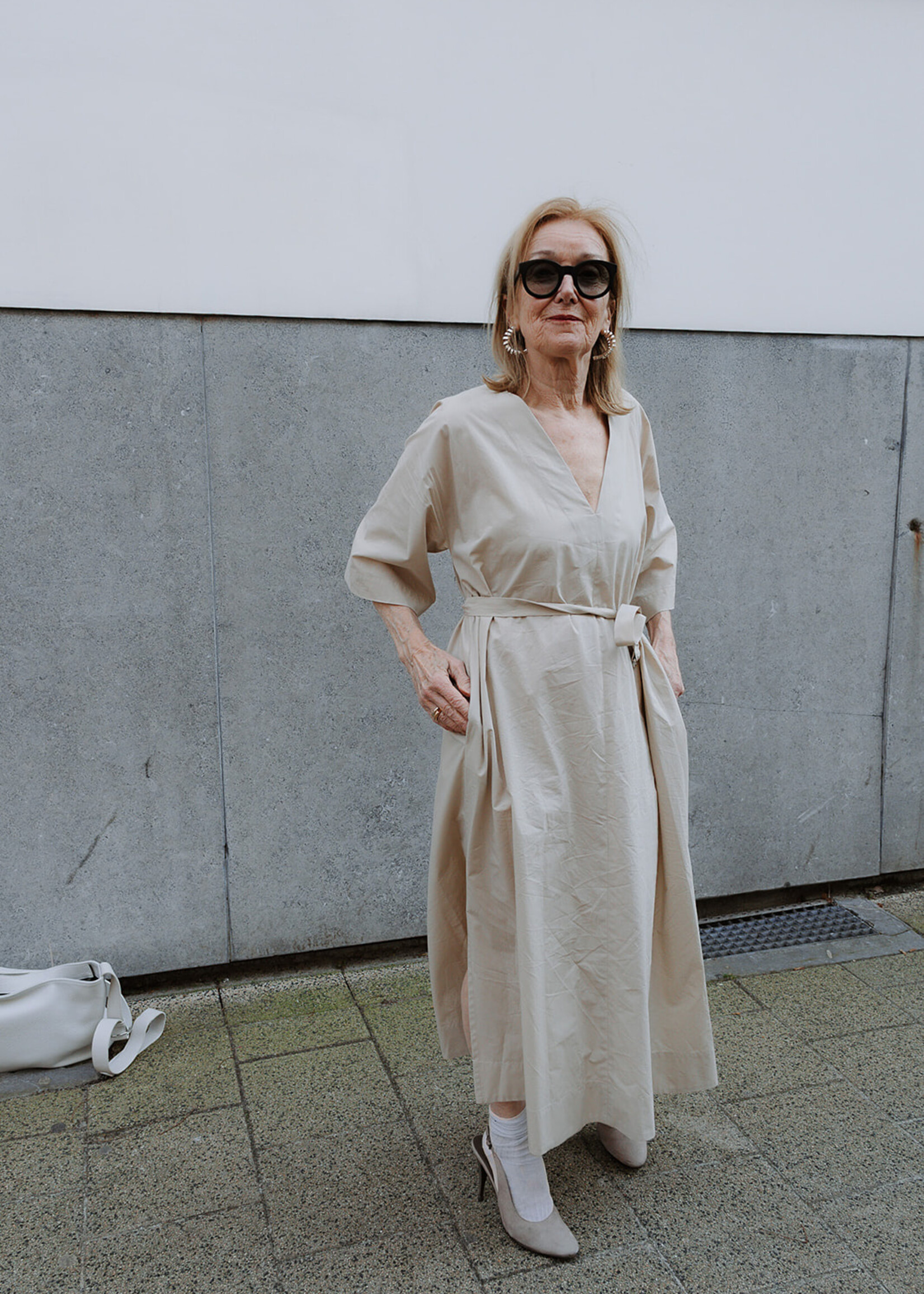 Ottod'Ame Cotton dress with V-neck off-white