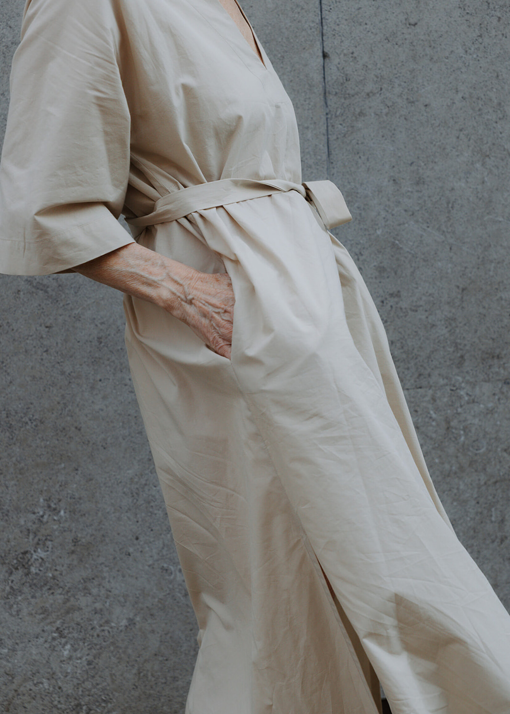 Ottod'Ame Cotton dress with V-neck off-white