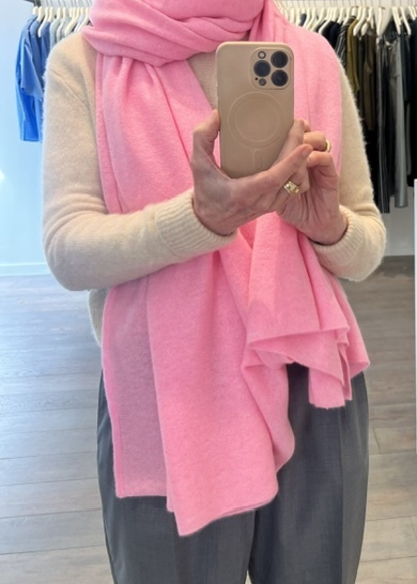 White + Warren Cashmere Travel Wrap (pink buds)