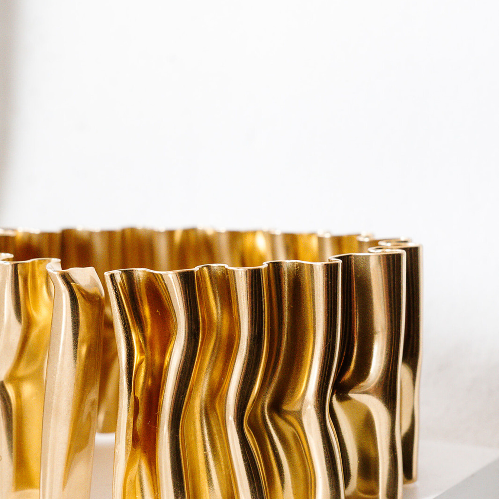 Tweek-eek Mirr wave brass bracelet