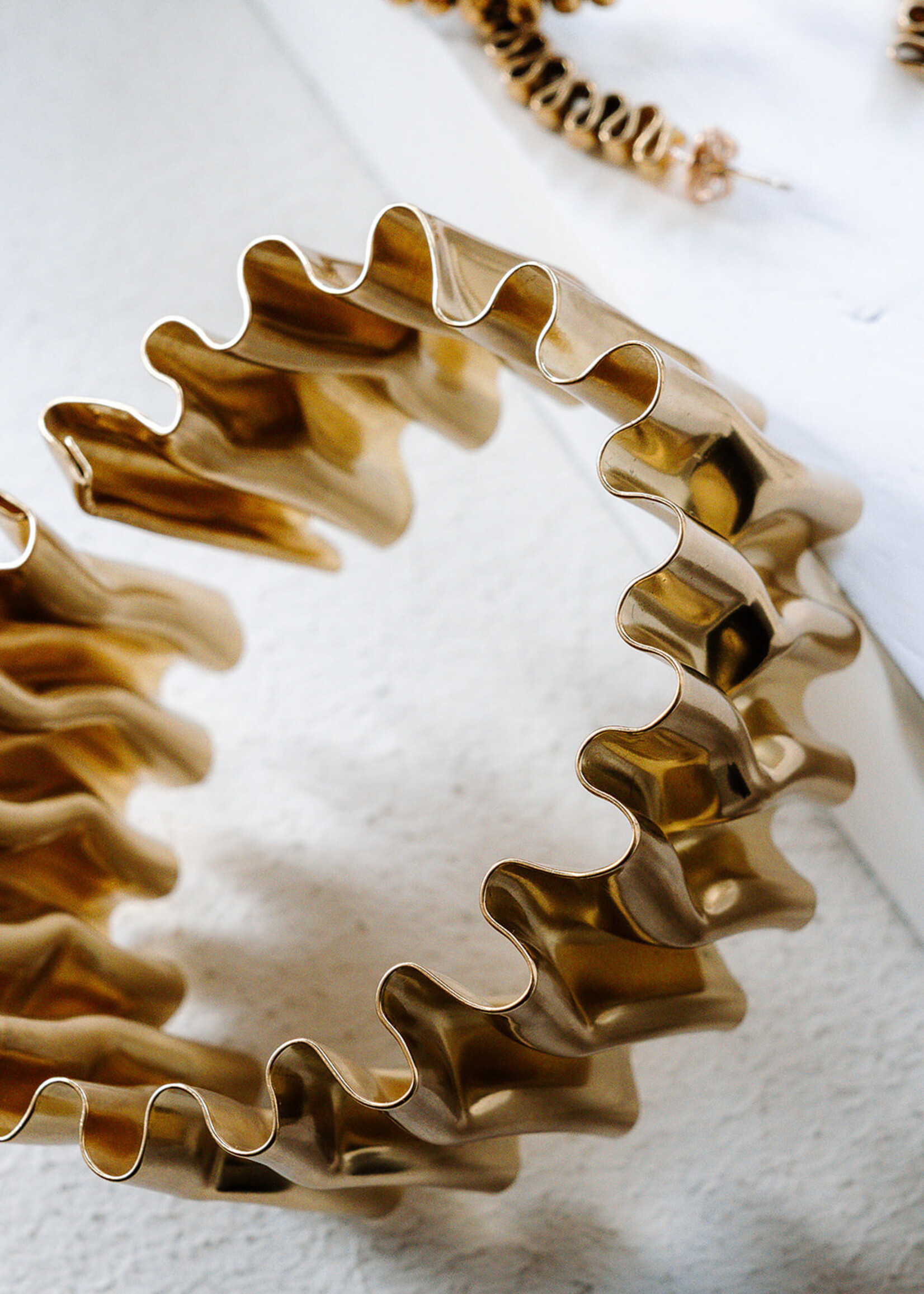 Tweek-eek Mirr wave brass bracelet