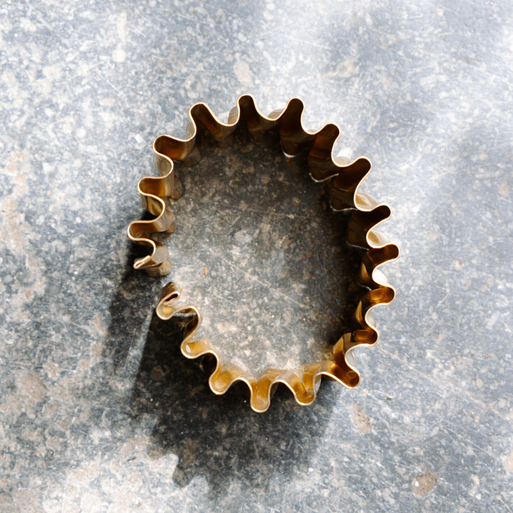 Tweek-eek Mirr wave brass bracelet