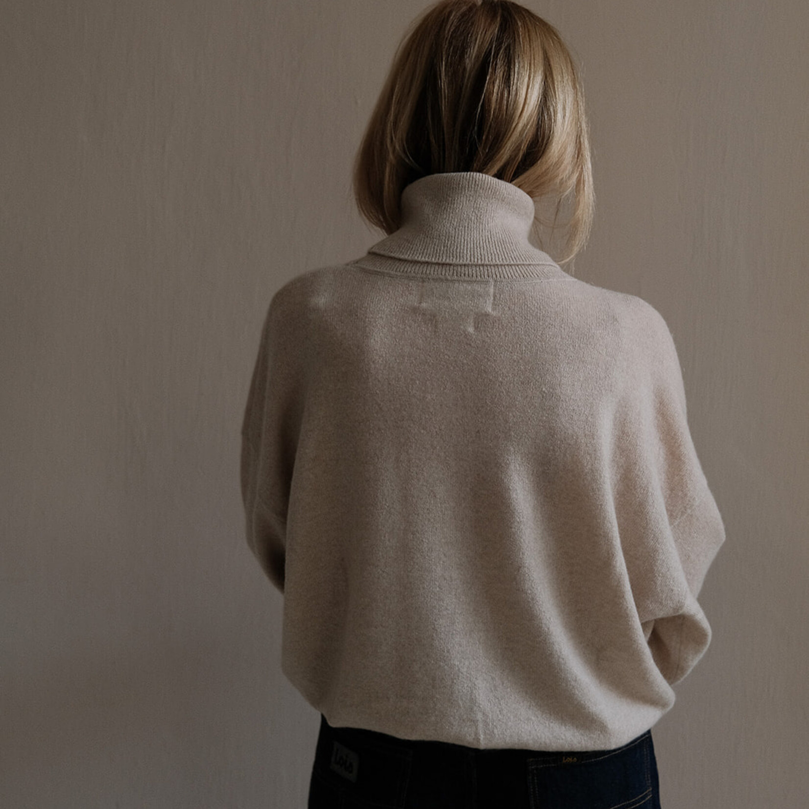 Sundance roll neck jute beige