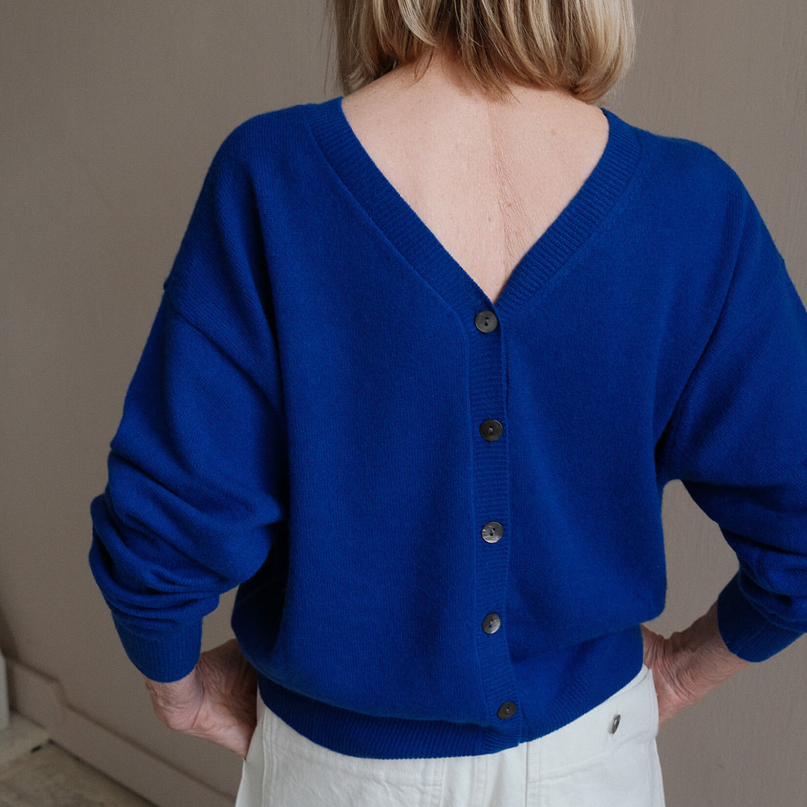 Colorush Layback luxe button electric party blue