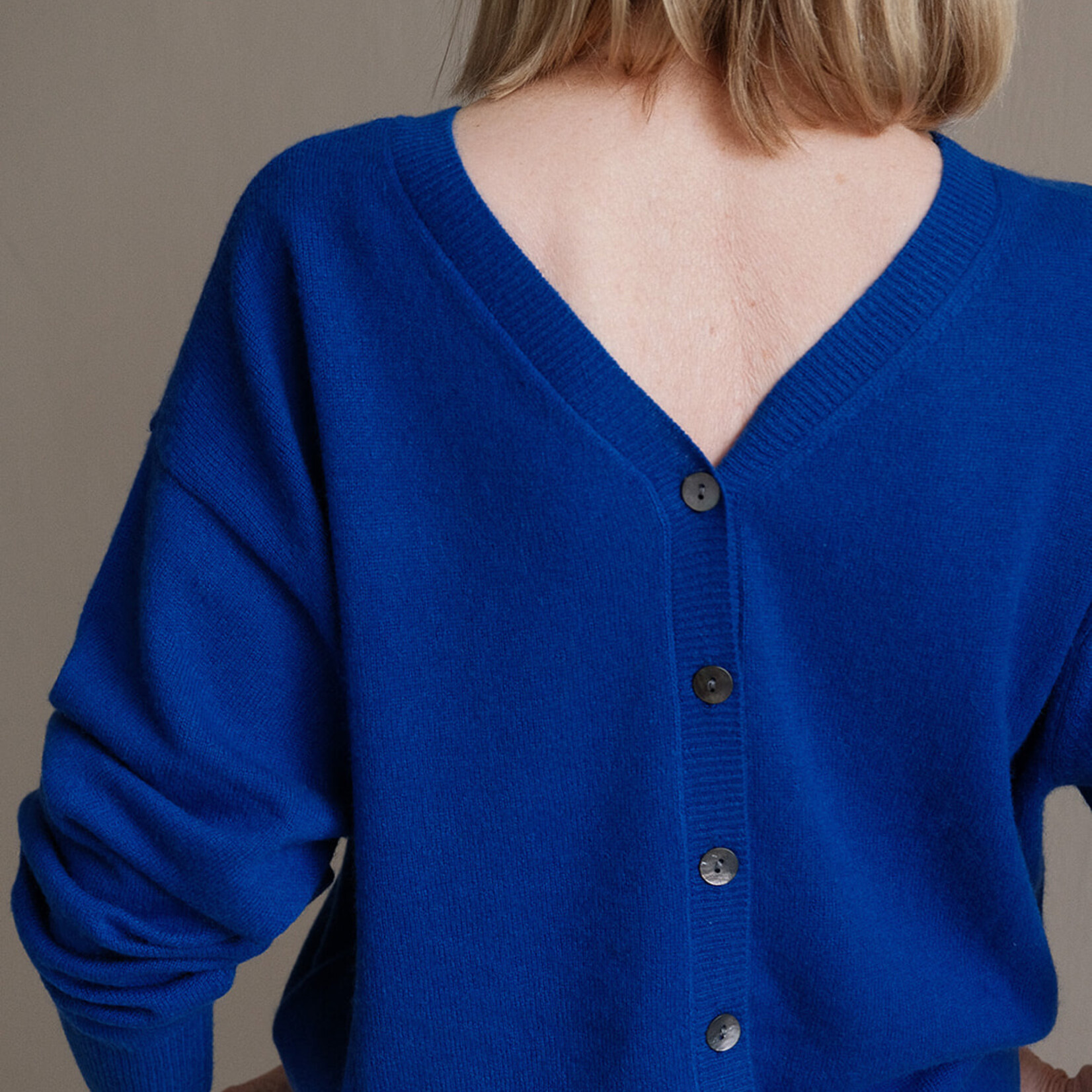 Colorush Layback luxe button electric party blue