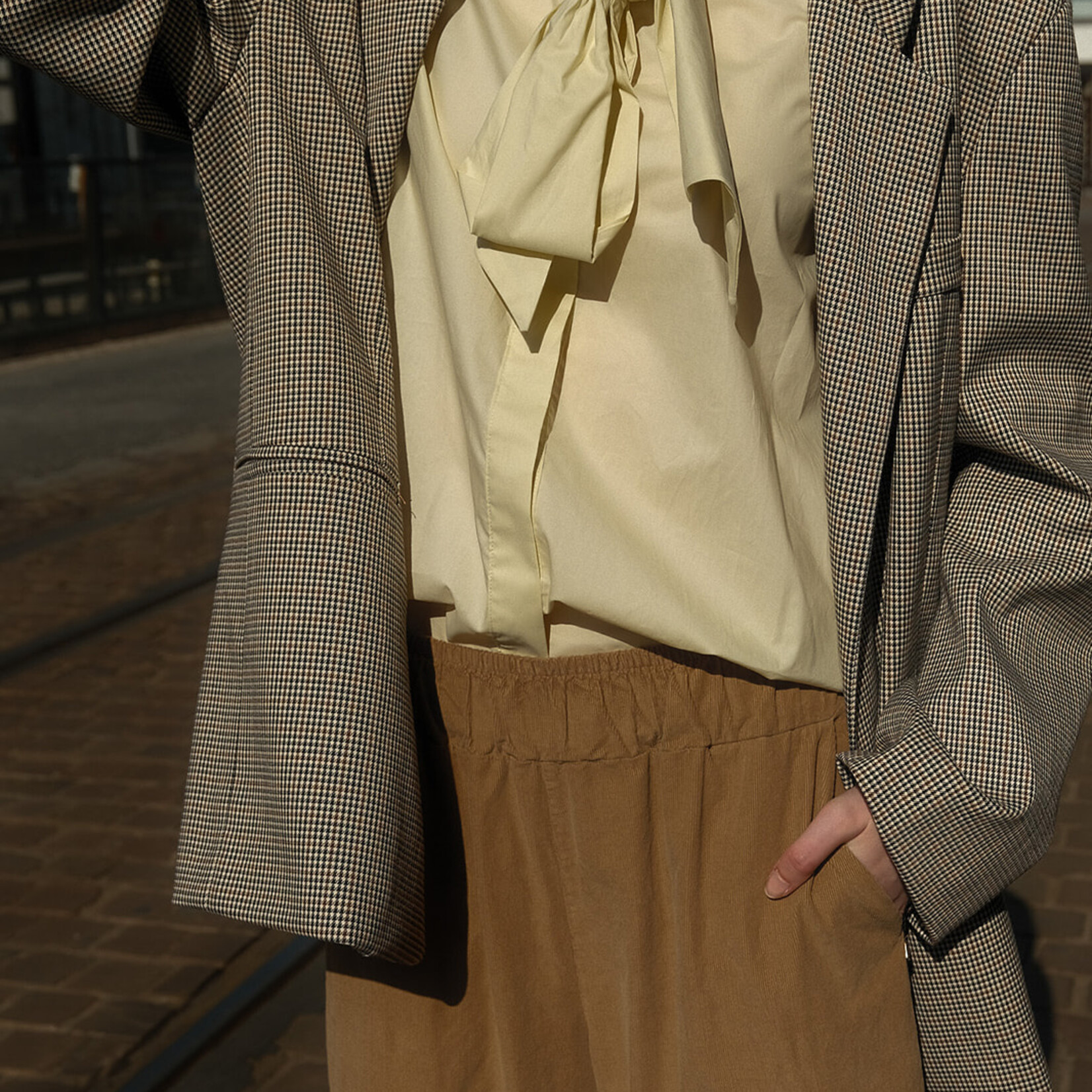 Corduroy trouser sand