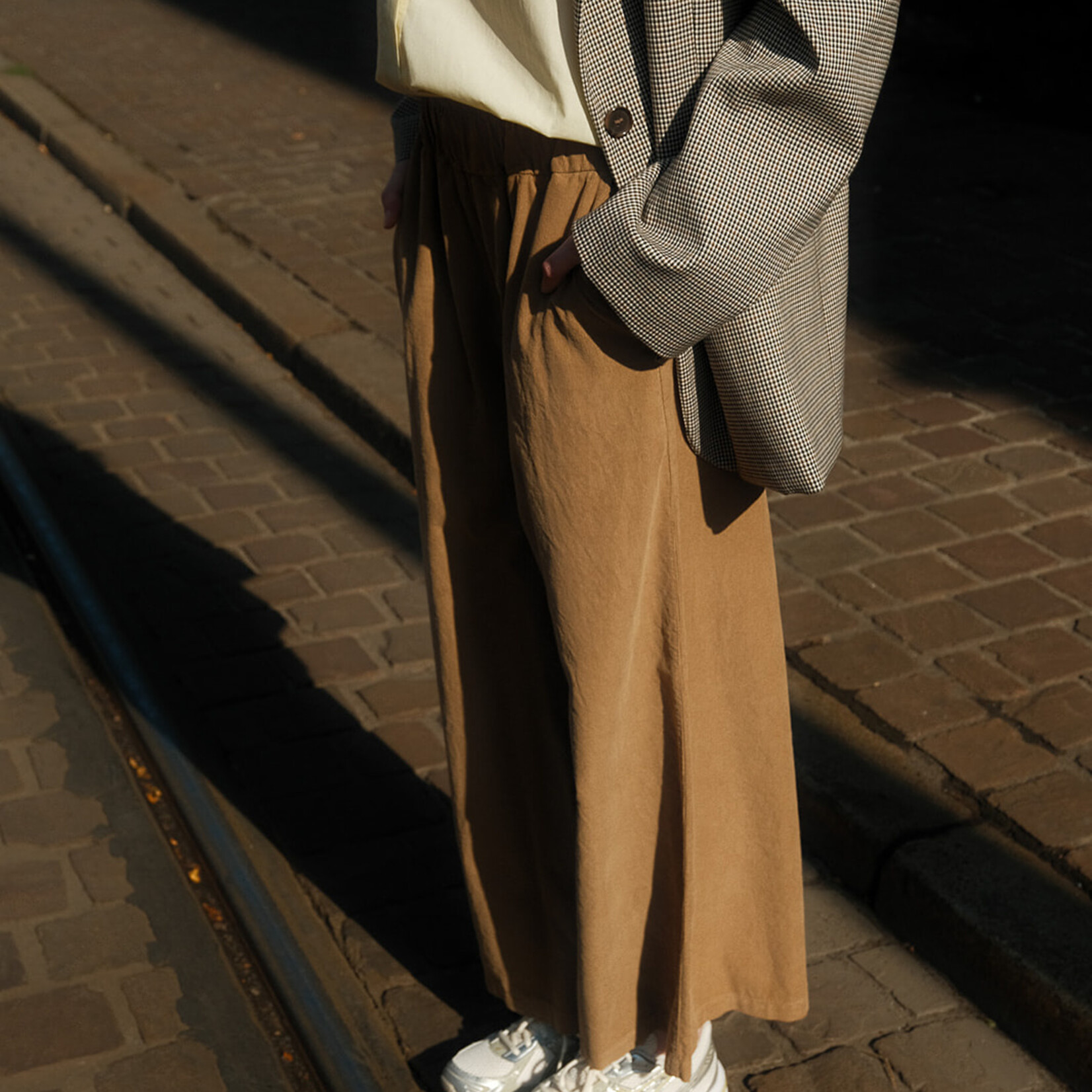 Corduroy trouser sand