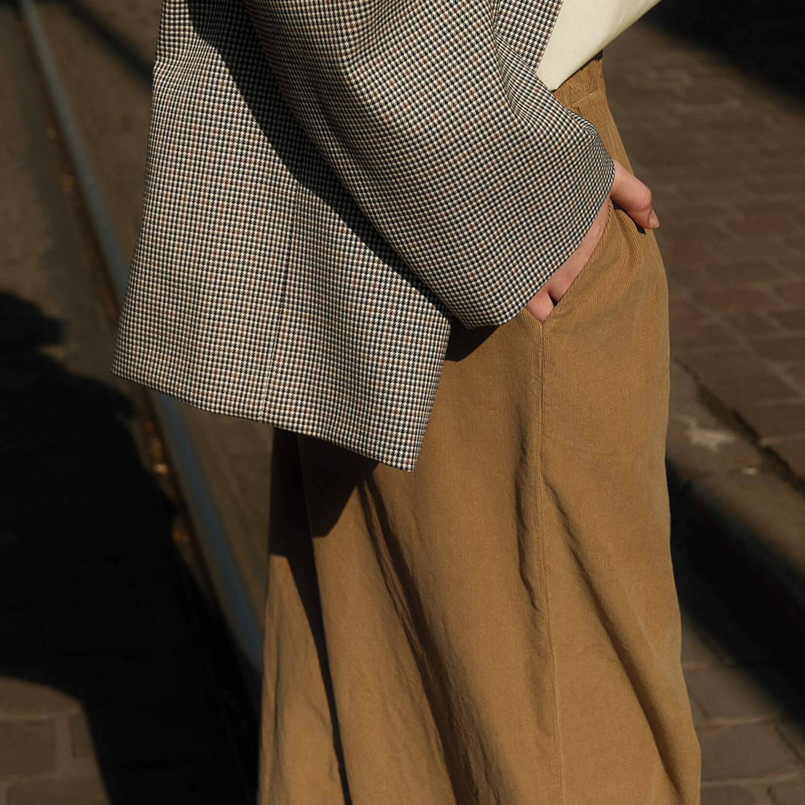 Corduroy trouser sand