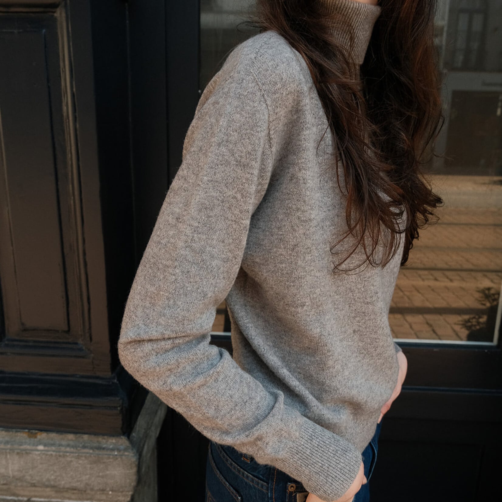 Turtle neck sweater grey