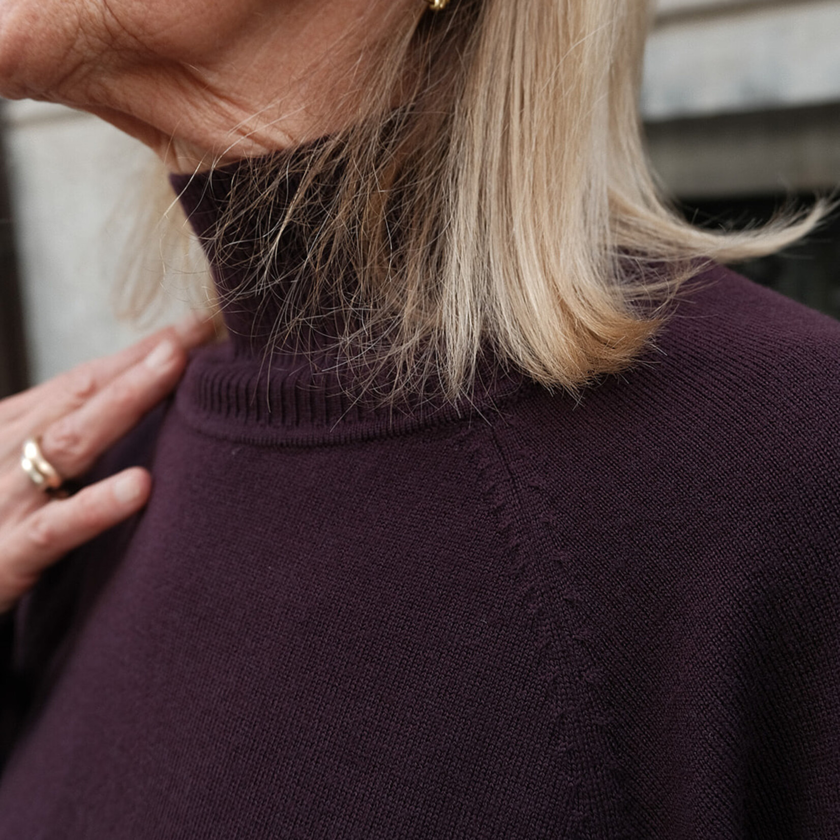 Ottod'Ame Oversized purple turtleneck sweater