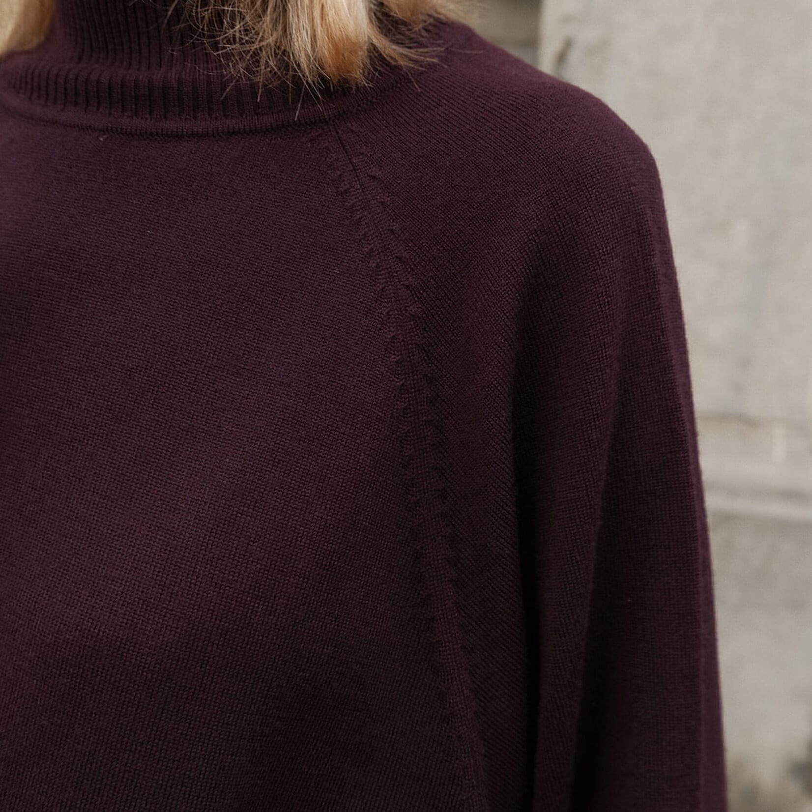 Ottod'Ame Oversized purple turtleneck sweater
