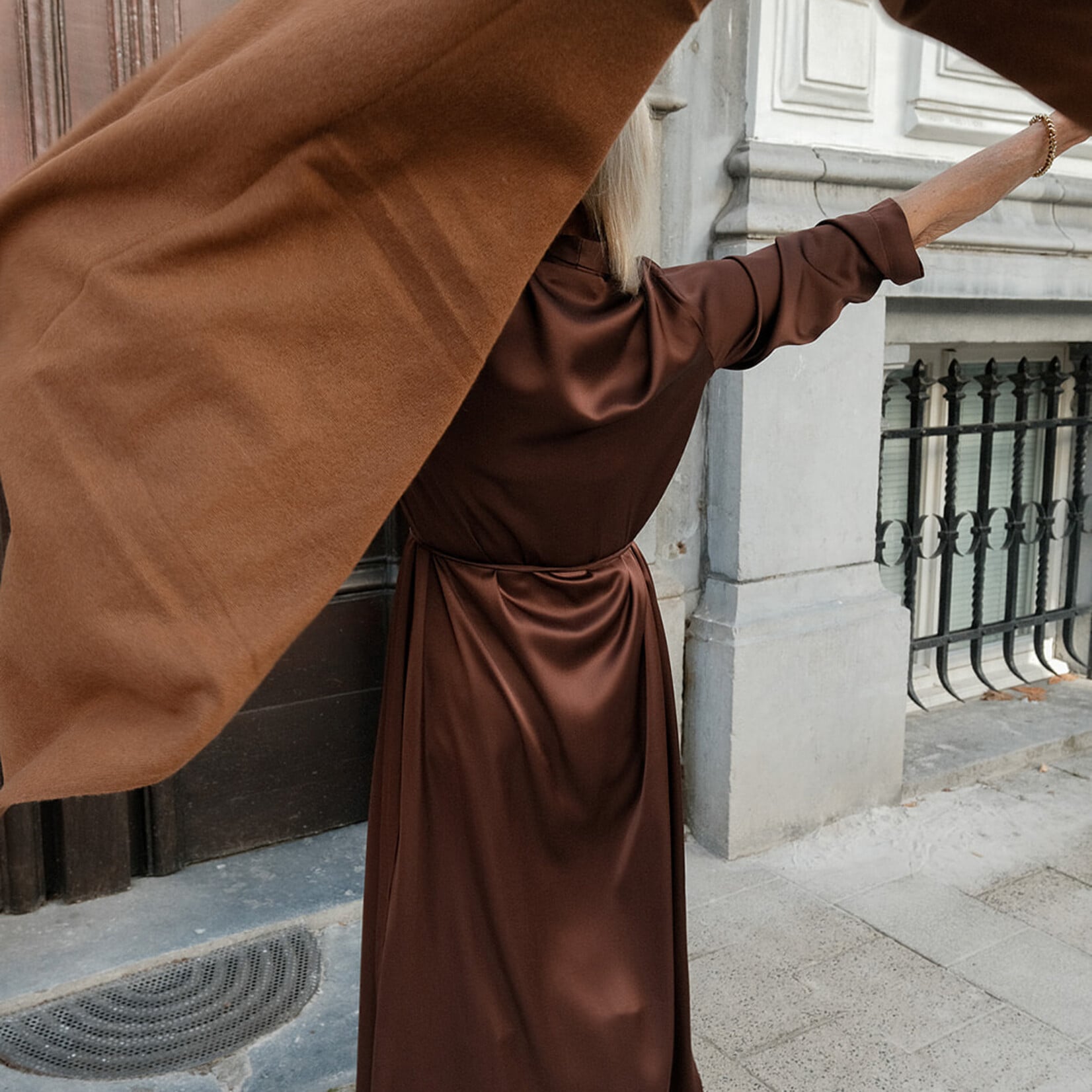 White + Warren Cashmere Travel Wrap   CEDERWOOD