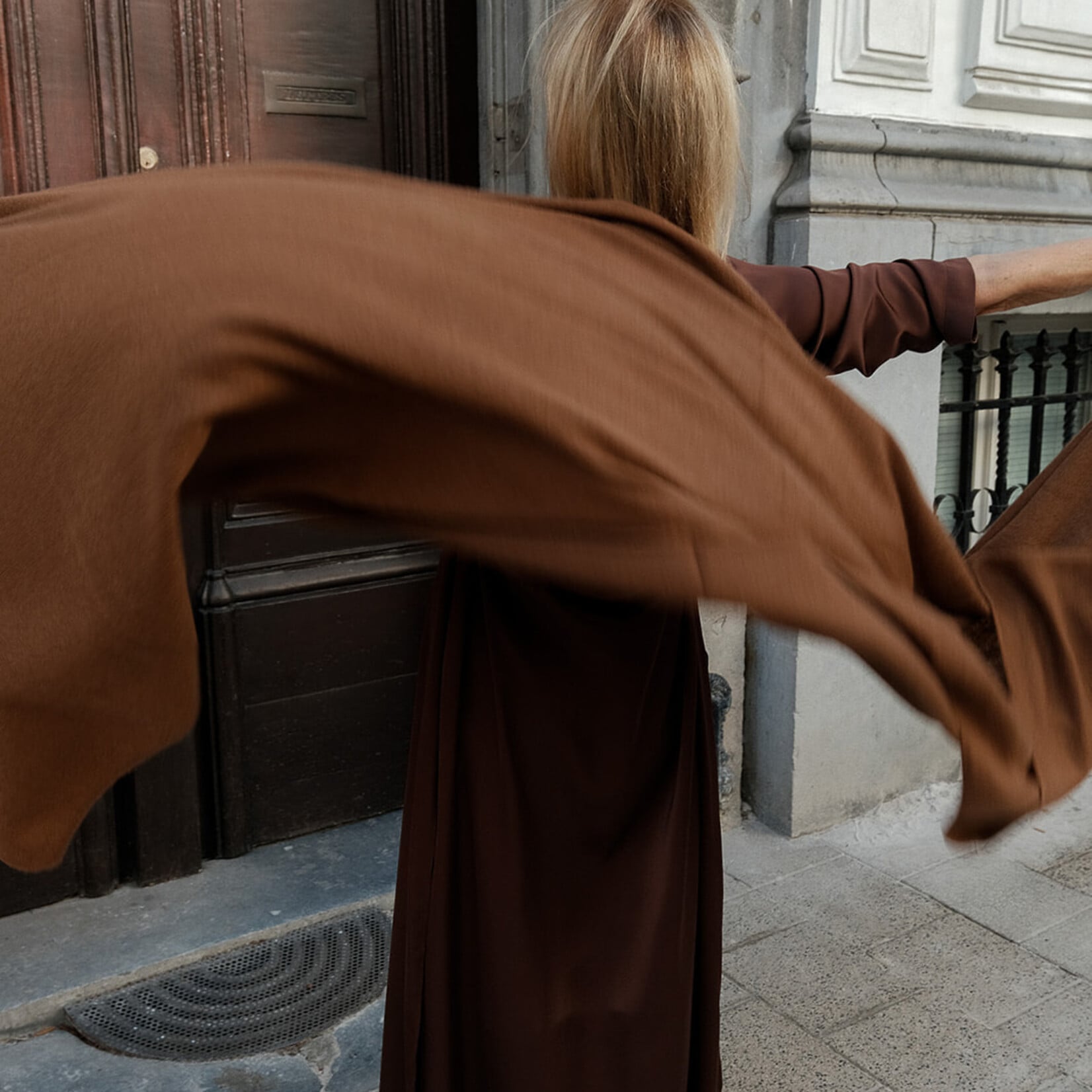 White + Warren Cashmere Travel Wrap   CEDERWOOD