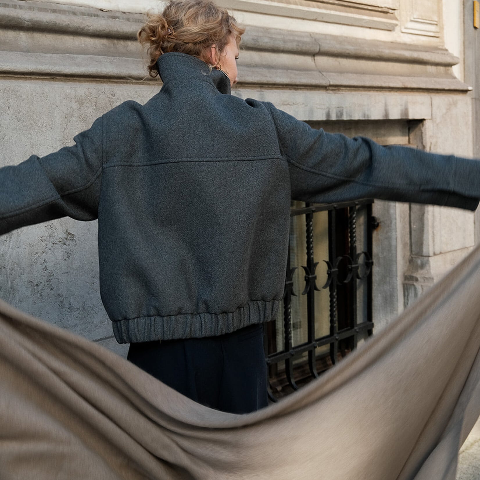 White + Warren Cashmere Travel Wrap    SOFT SHALE