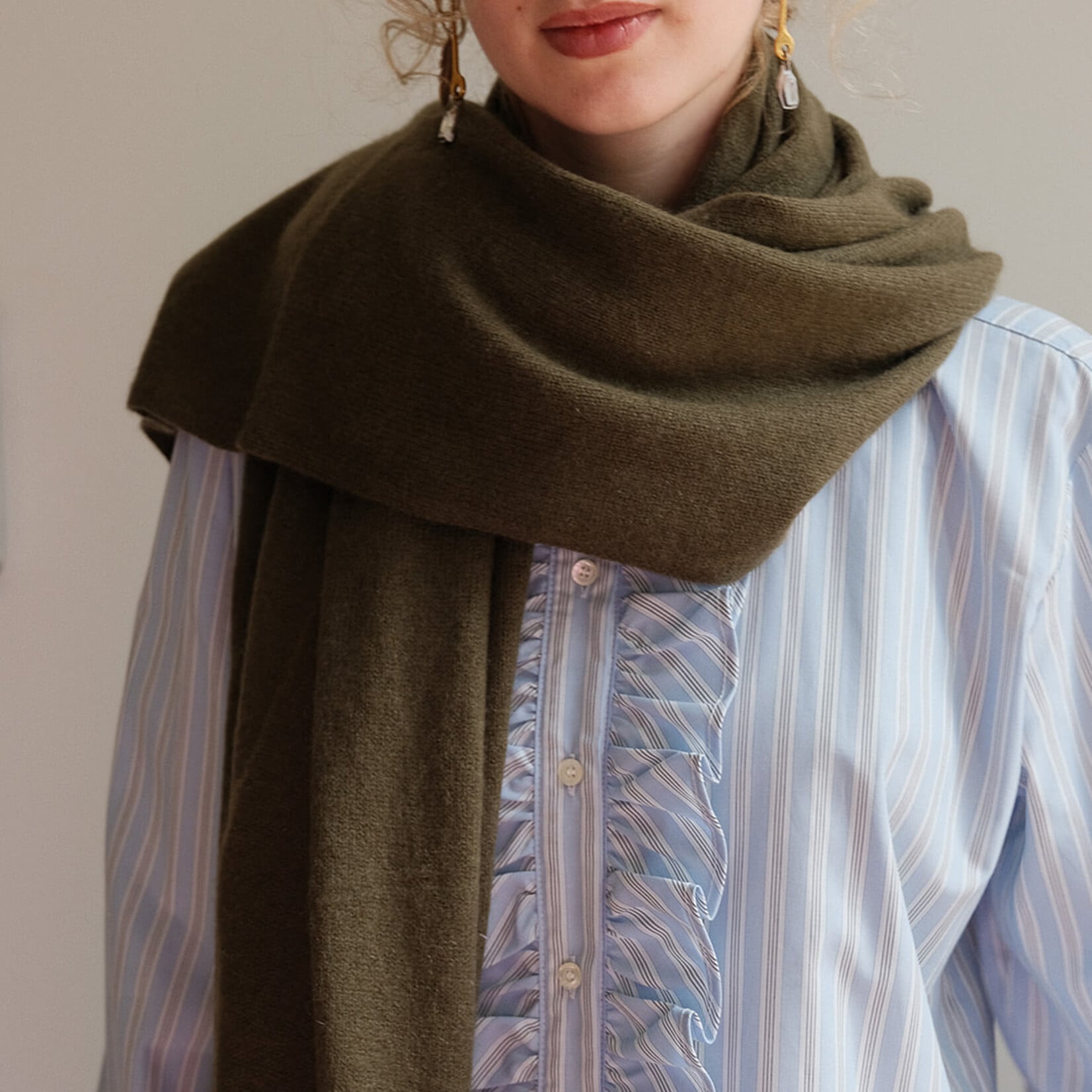 White + Warren Cashmere Travel Wrap    DEEP OLIVE