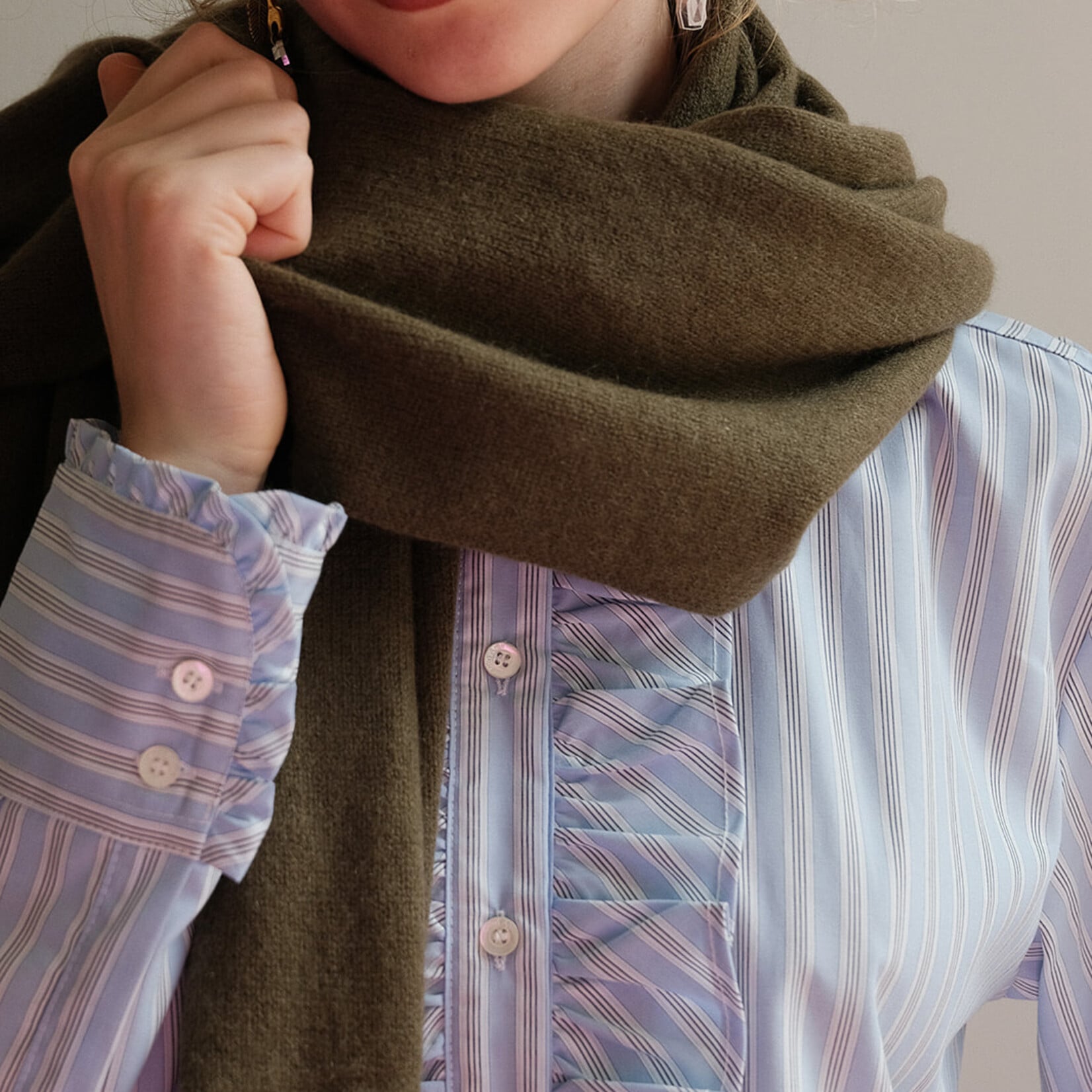 White + Warren Cashmere Travel Wrap    DEEP OLIVE
