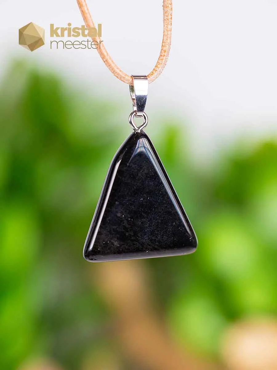 Onyx pendant deals