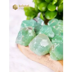 Green Calcite Raw - Size M