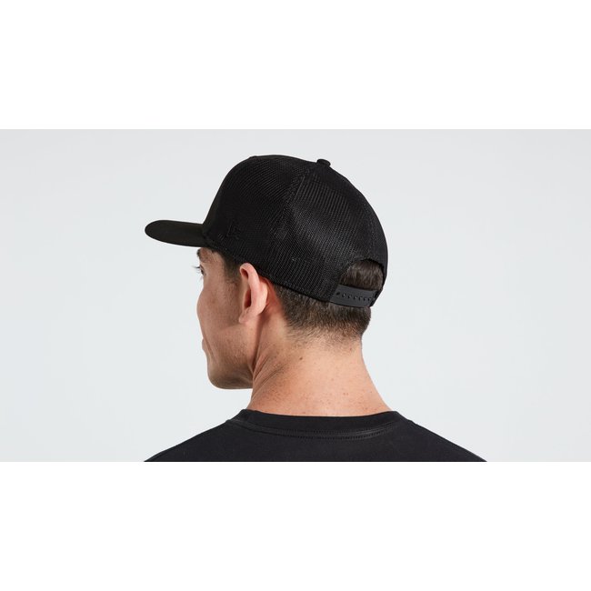 NEW ERA STOKE TRUCKER HAS BLK OSFA