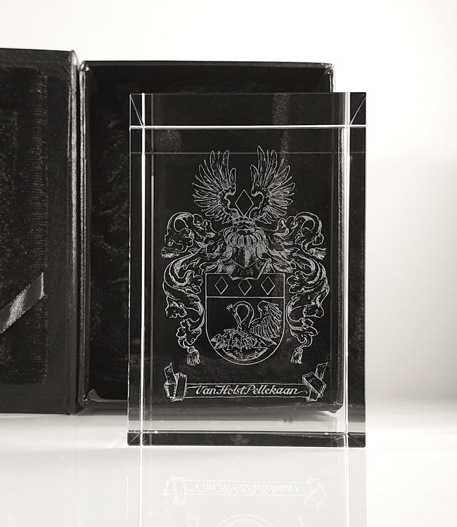 Glazen blok met familiewapen