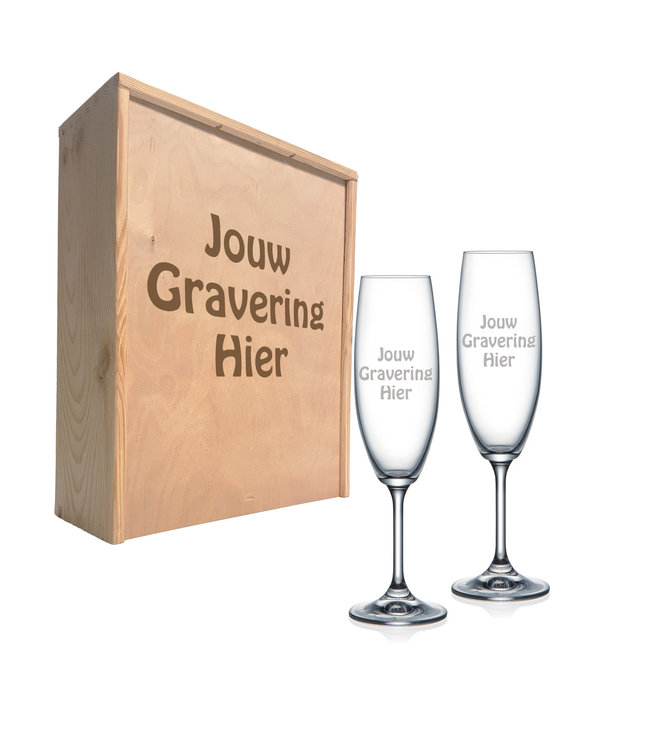 Houten kist met champagneglazen graveren